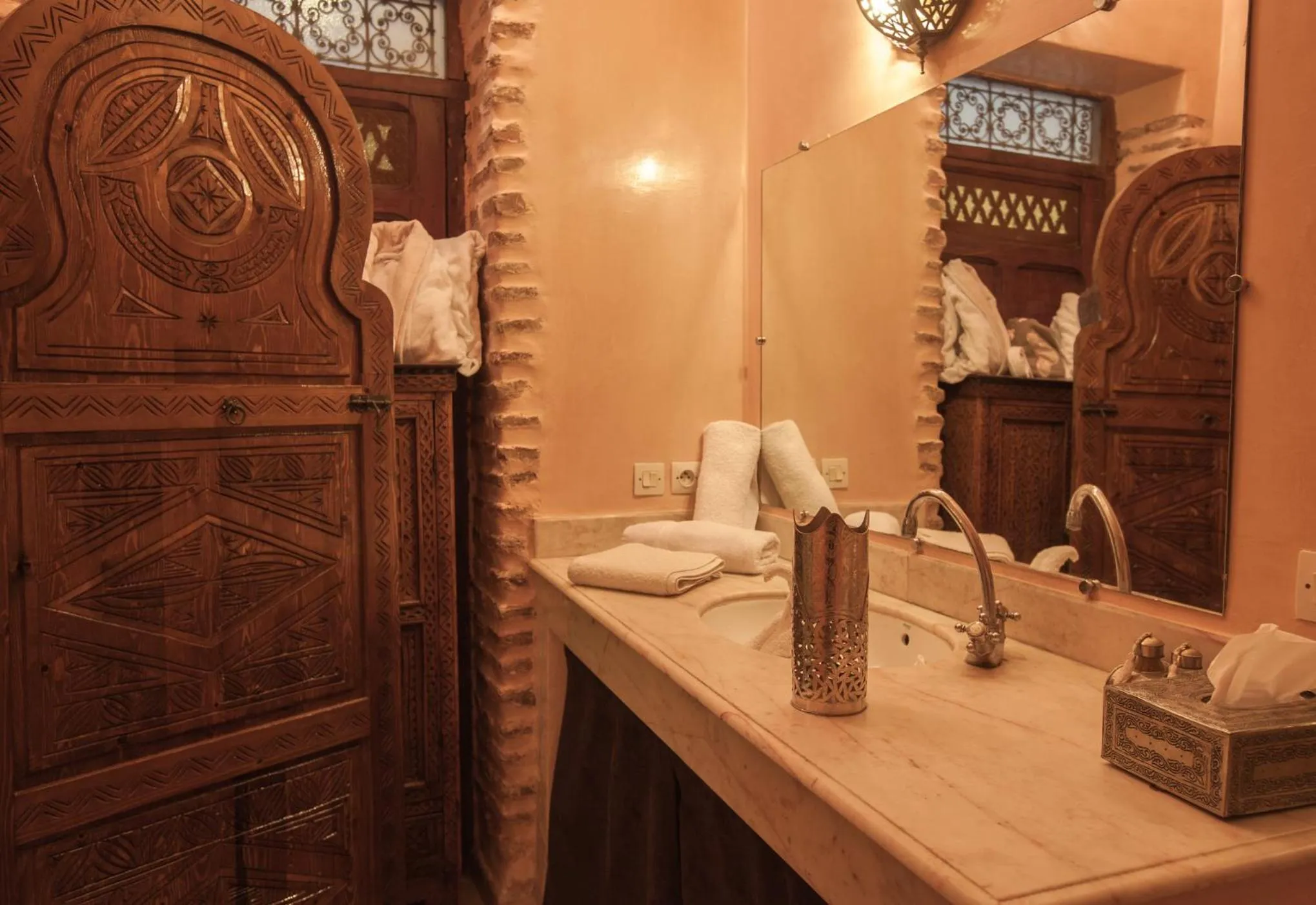 Shower in Riad Louaya