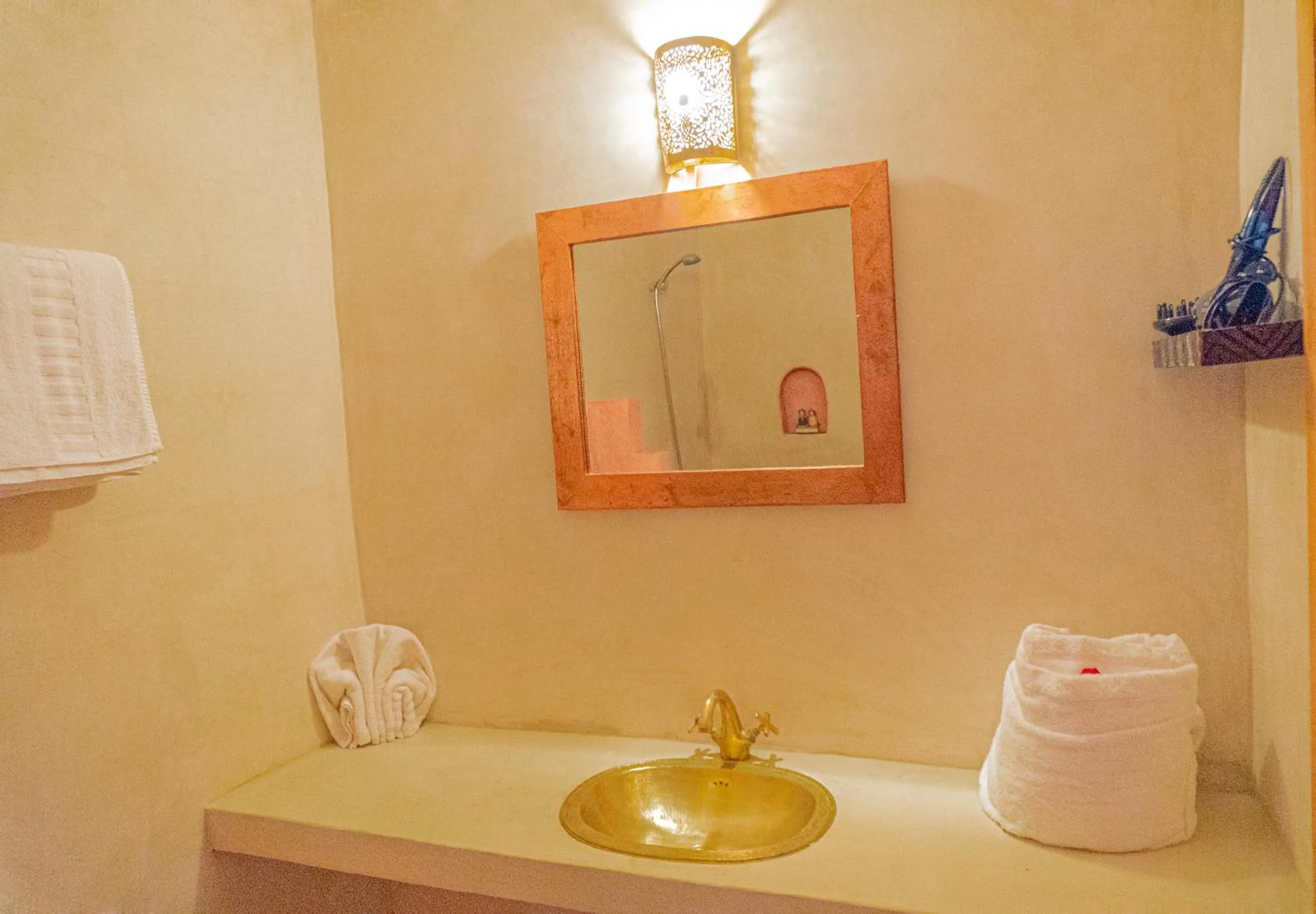 Bathroom in Riad Louaya