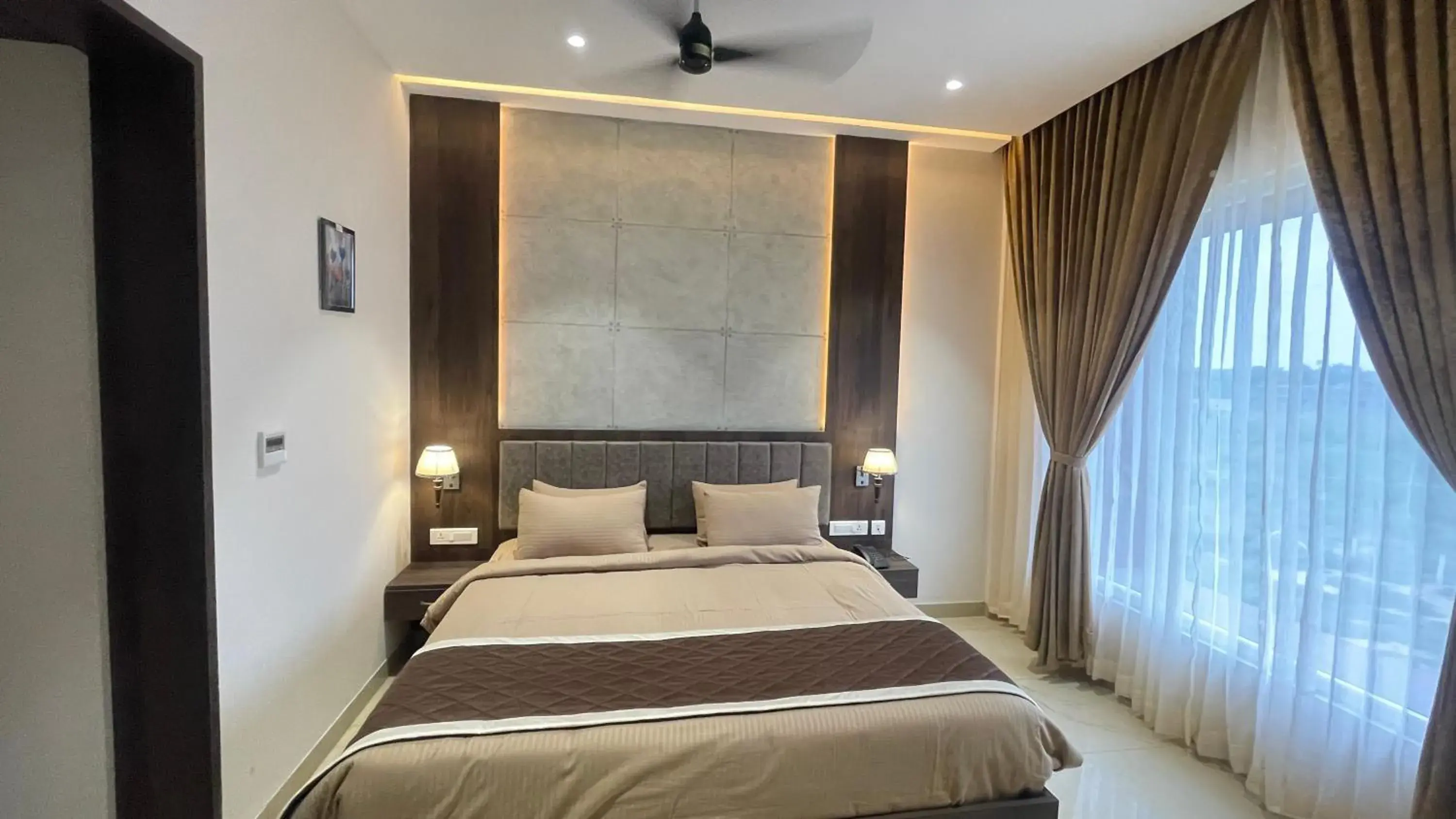 Deluxe Double Room (2 Adults + 1 Child) in HOTEL VAHINI GRAND Deluxe Double Room (2 Adults + 1 Child) in HOTEL VAHINI GRAND