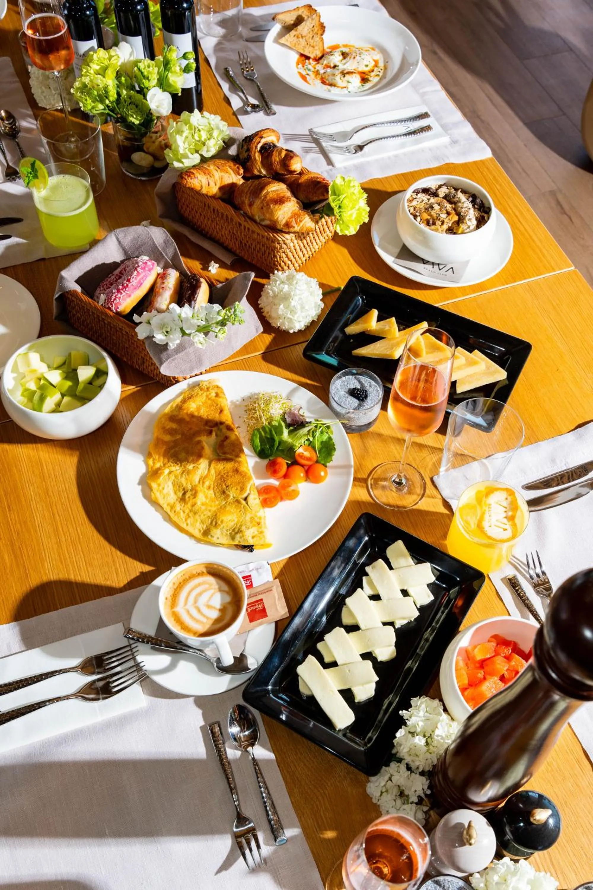 Food and drinks in LIOQA Resort