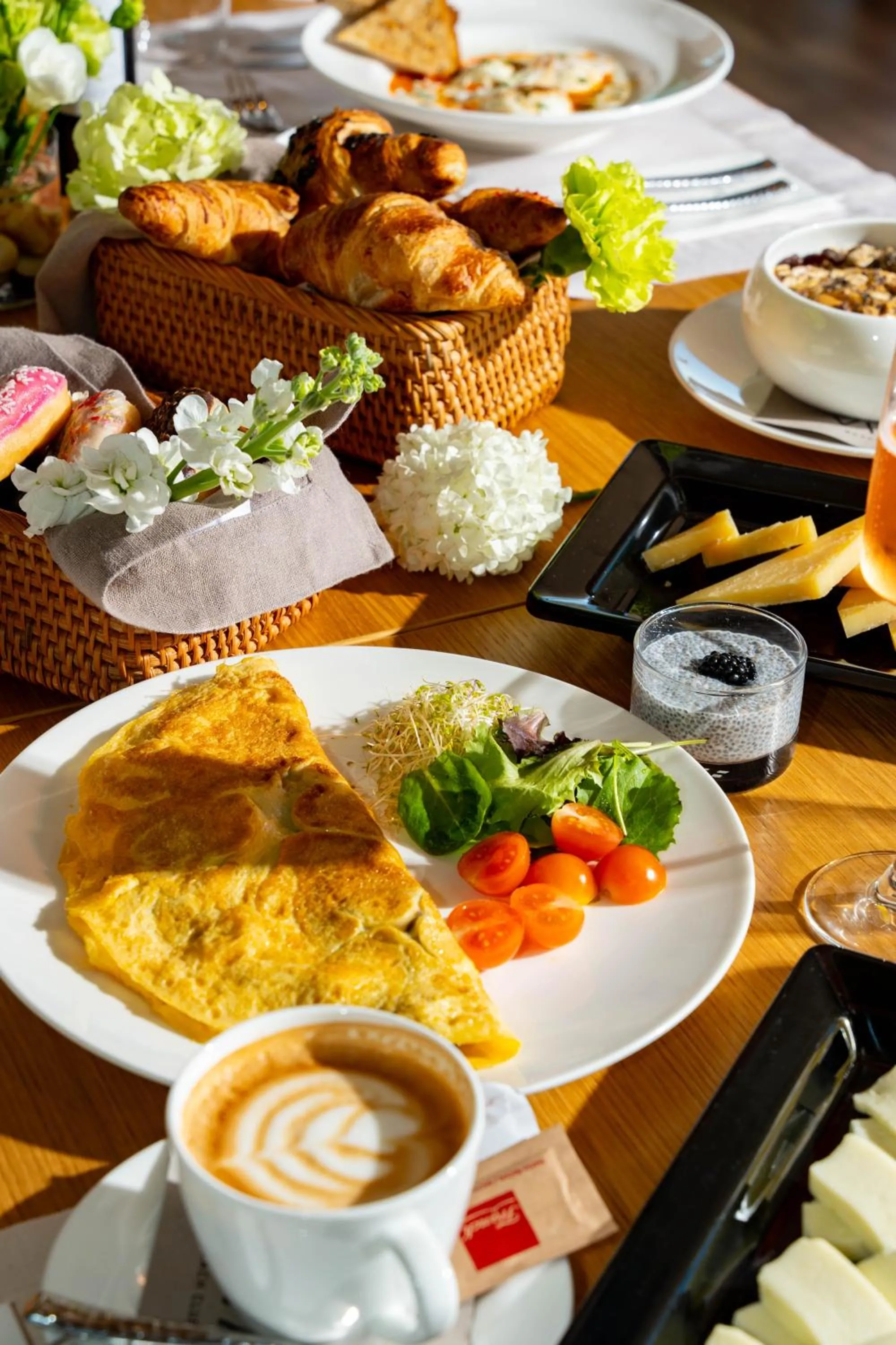 Food and drinks in LIOQA Resort