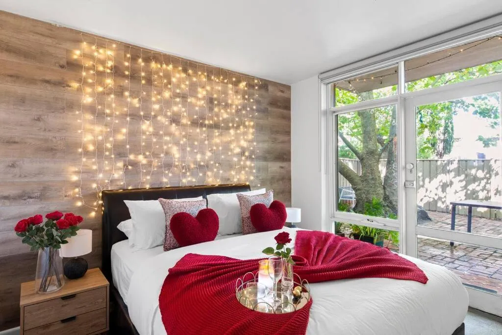 Romantic Retreat with Garden