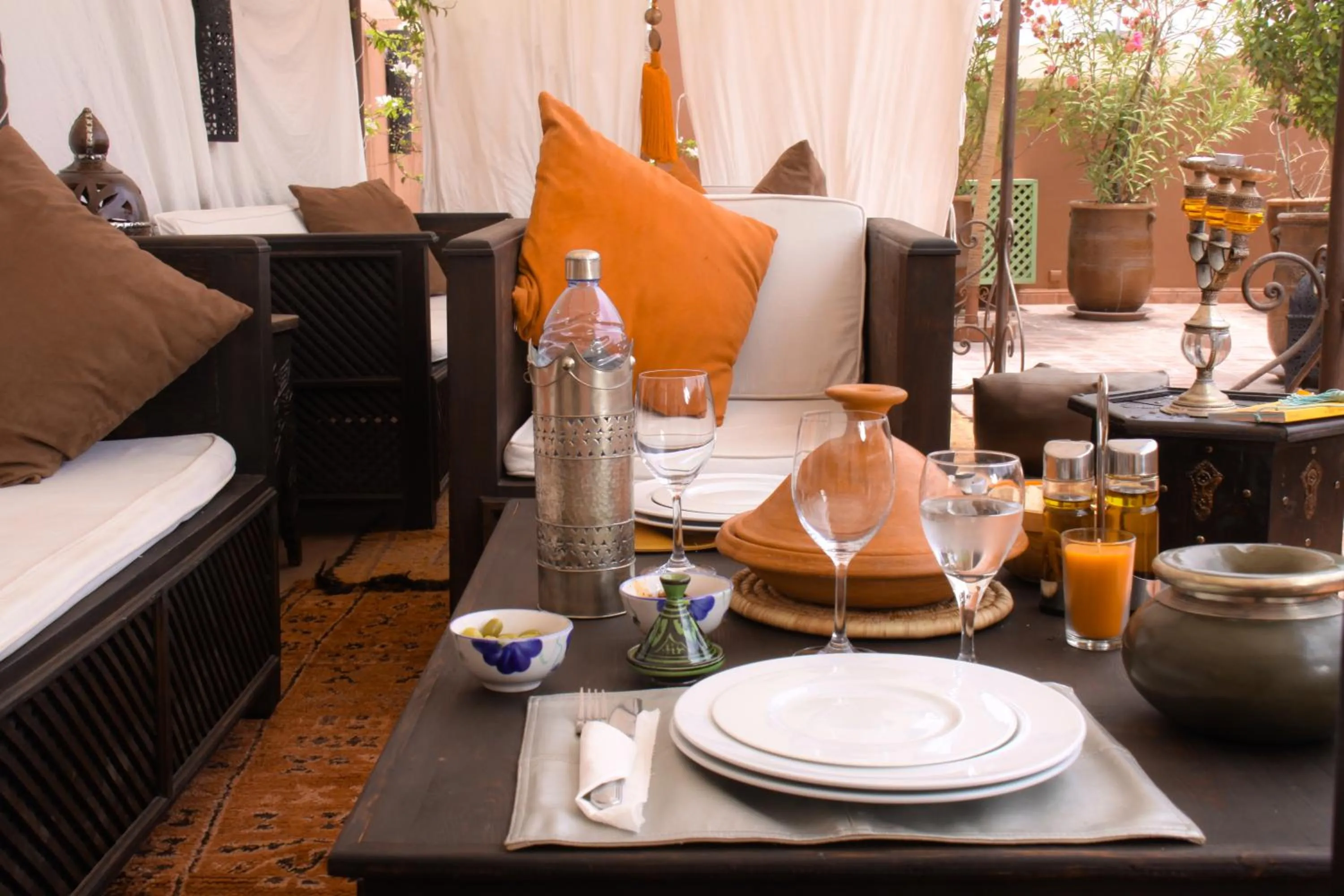 Restaurant/places to eat in Riad Mariana