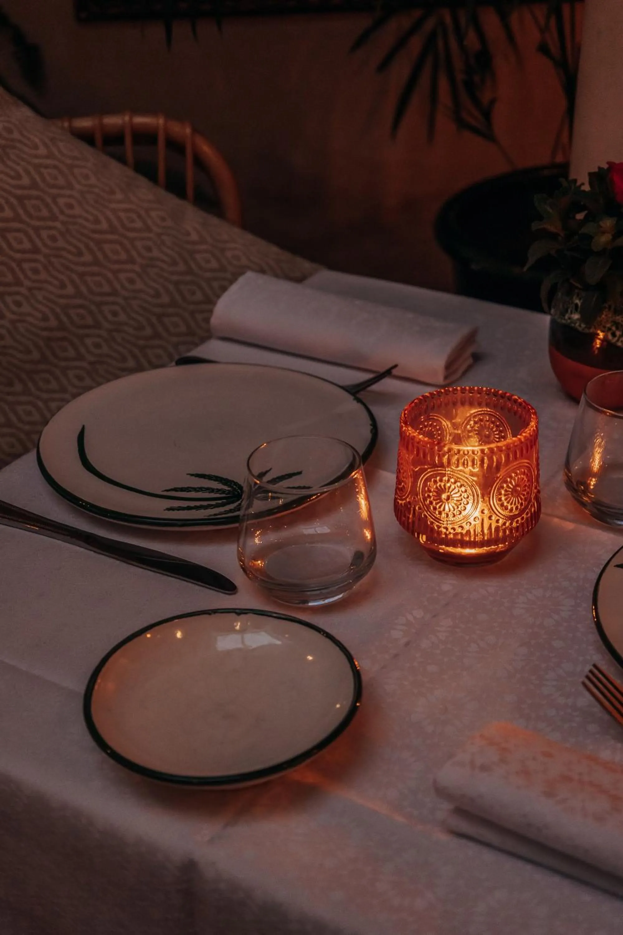 Restaurant/places to eat in Riad Bamaga