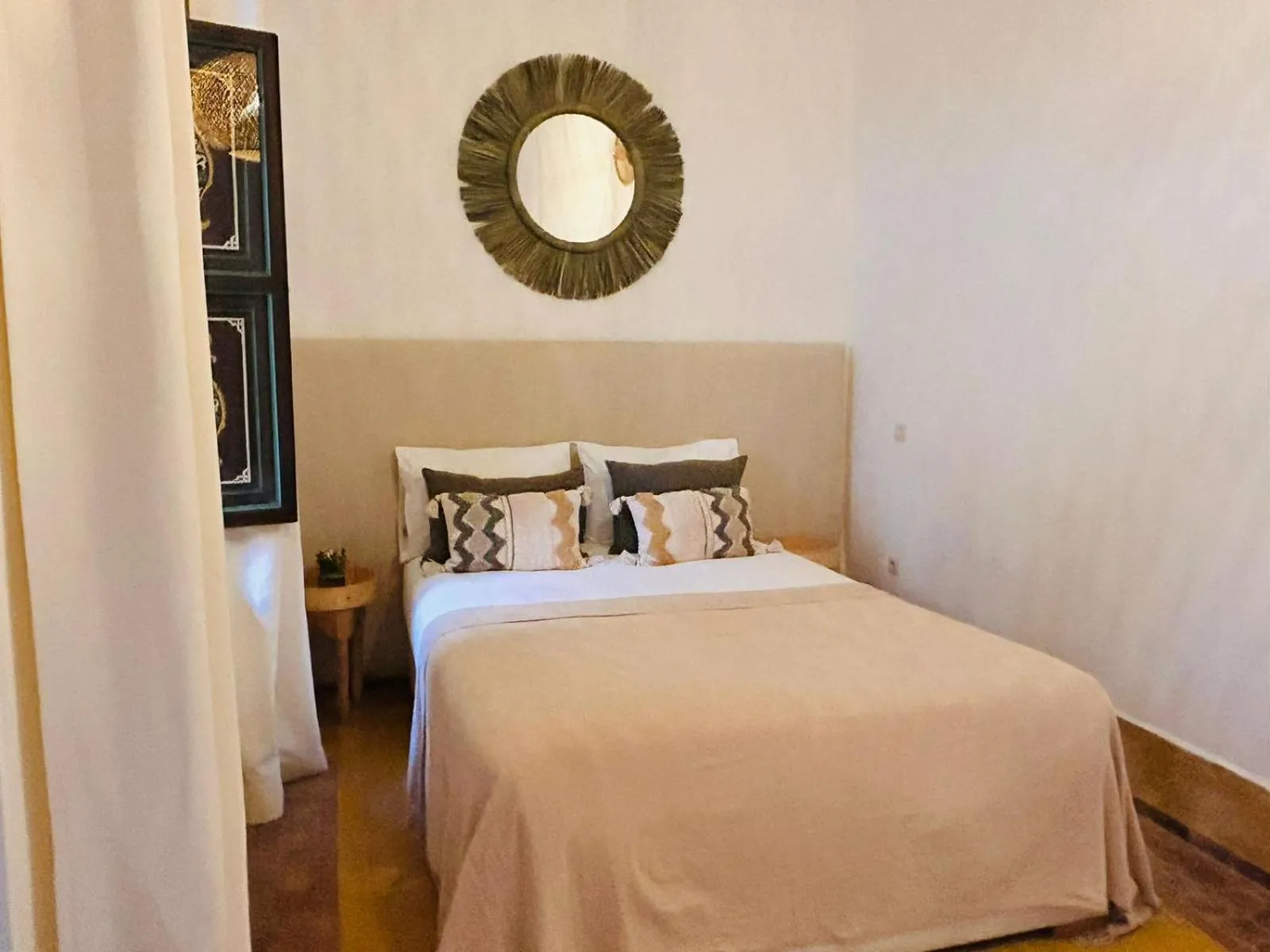 Photo of the whole room, Bed in Riad Bamaga