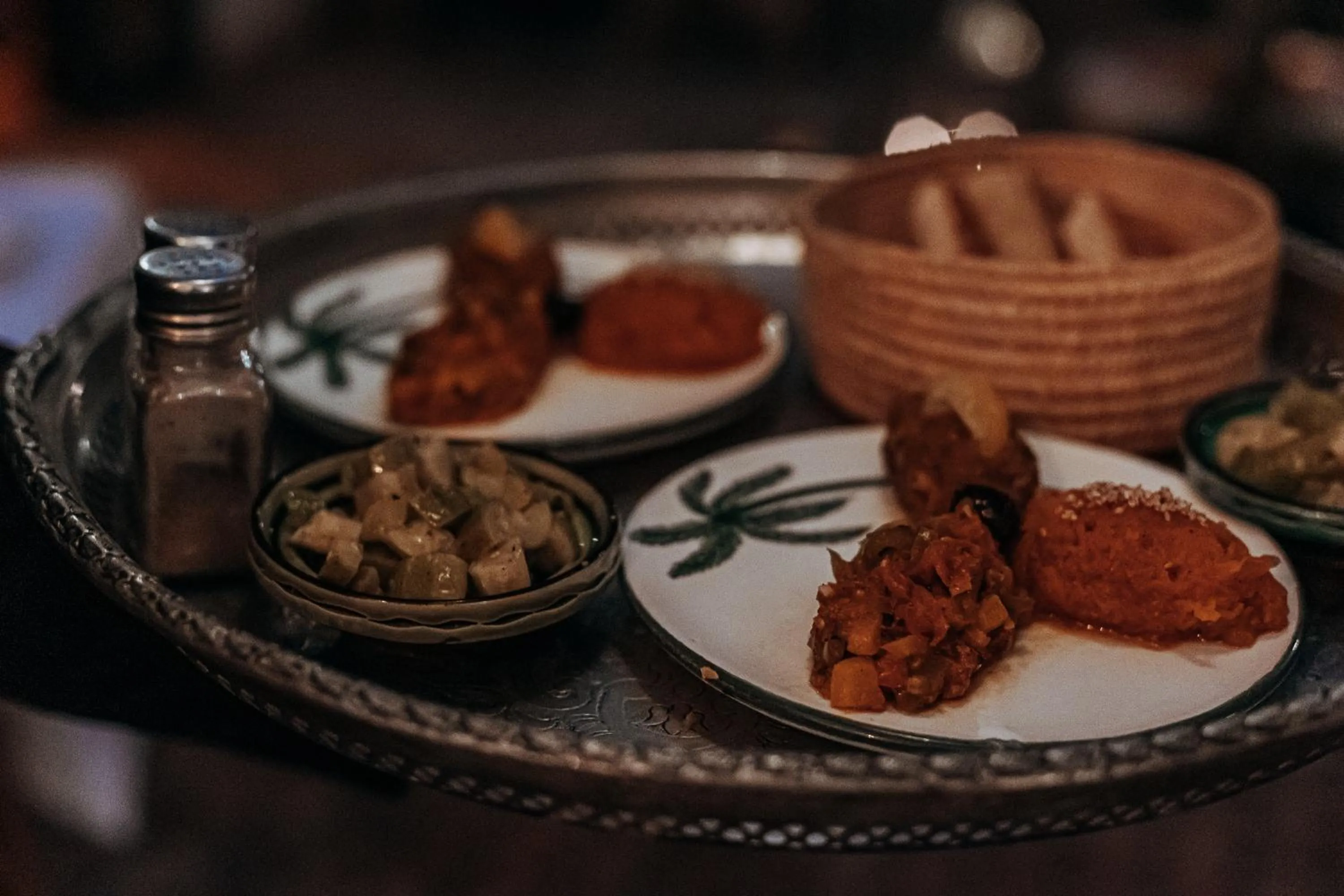 Restaurant/places to eat in Riad Bamaga