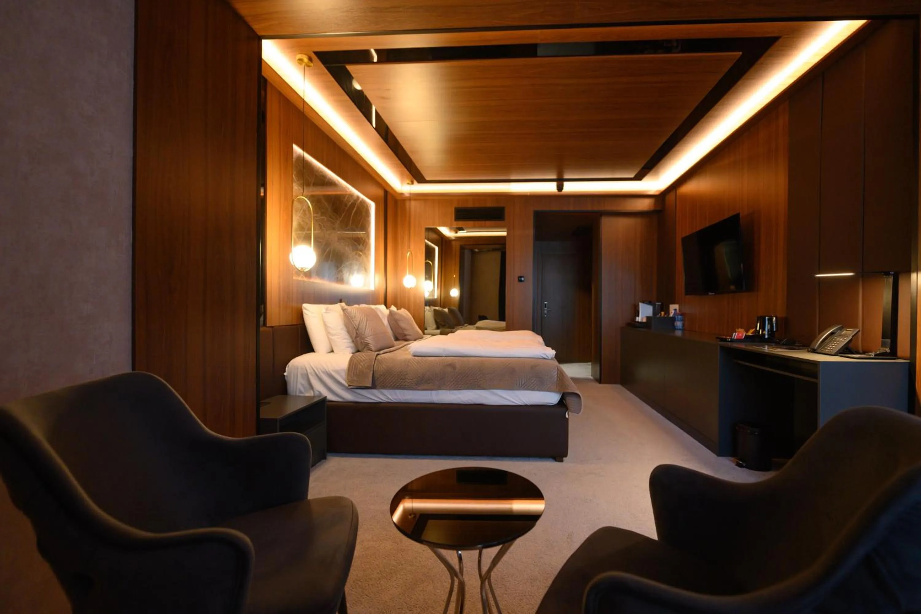 Photo of the whole room, Bed in Hotel Macedonia Square