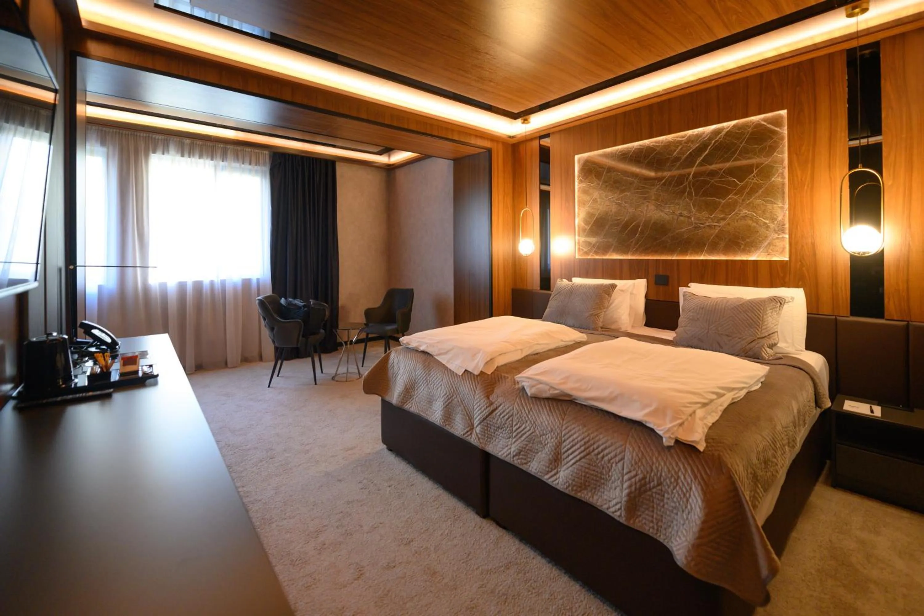 Bedroom, Bed in Hotel Macedonia Square