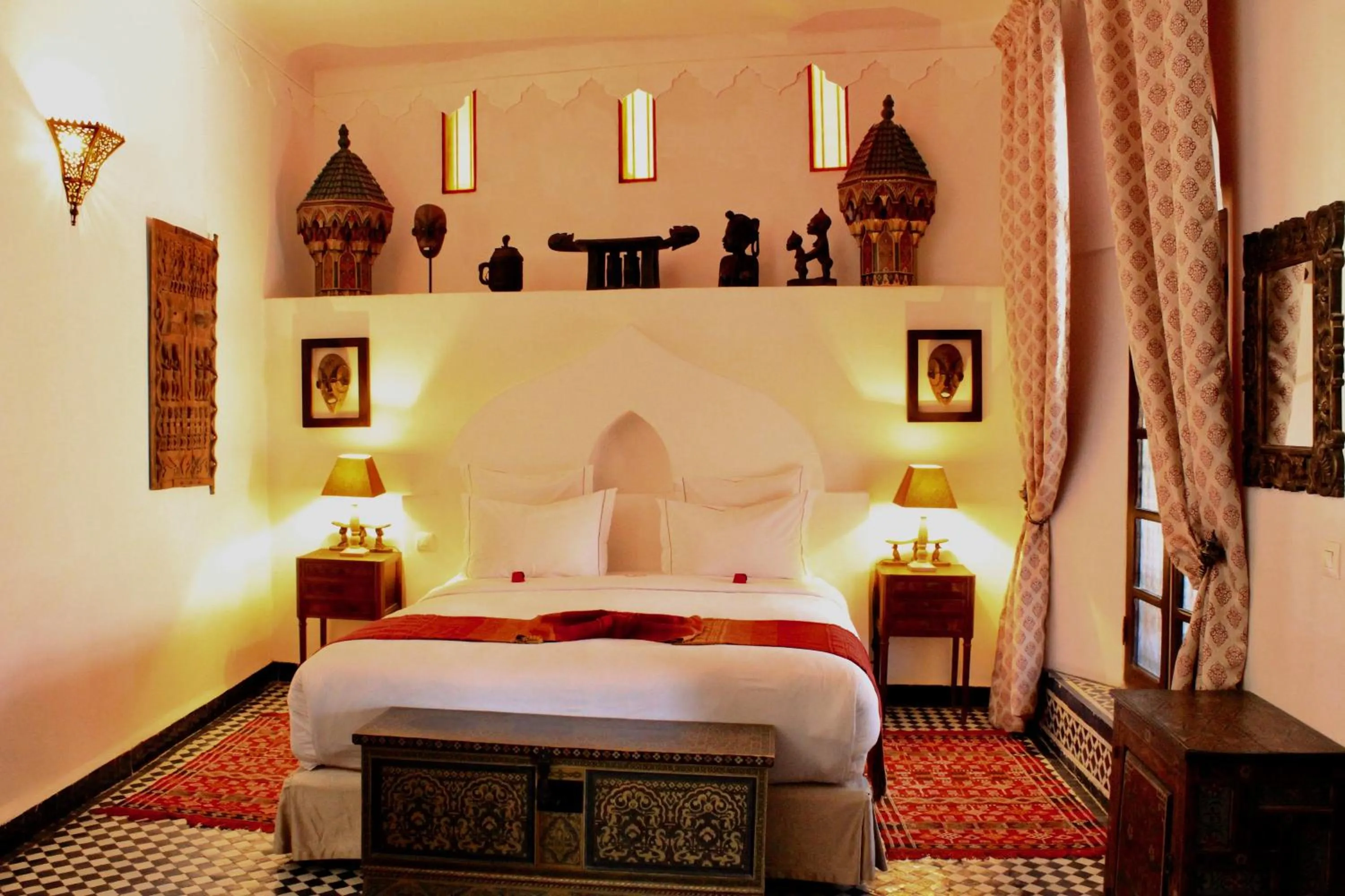 Photo of the whole room, Bed in Riad Le Calife