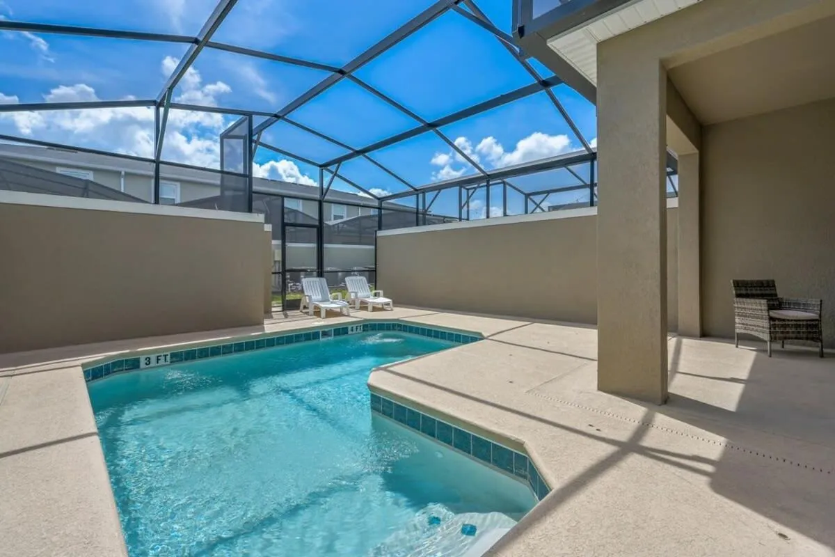 Brand new home themed bedrooms prime location