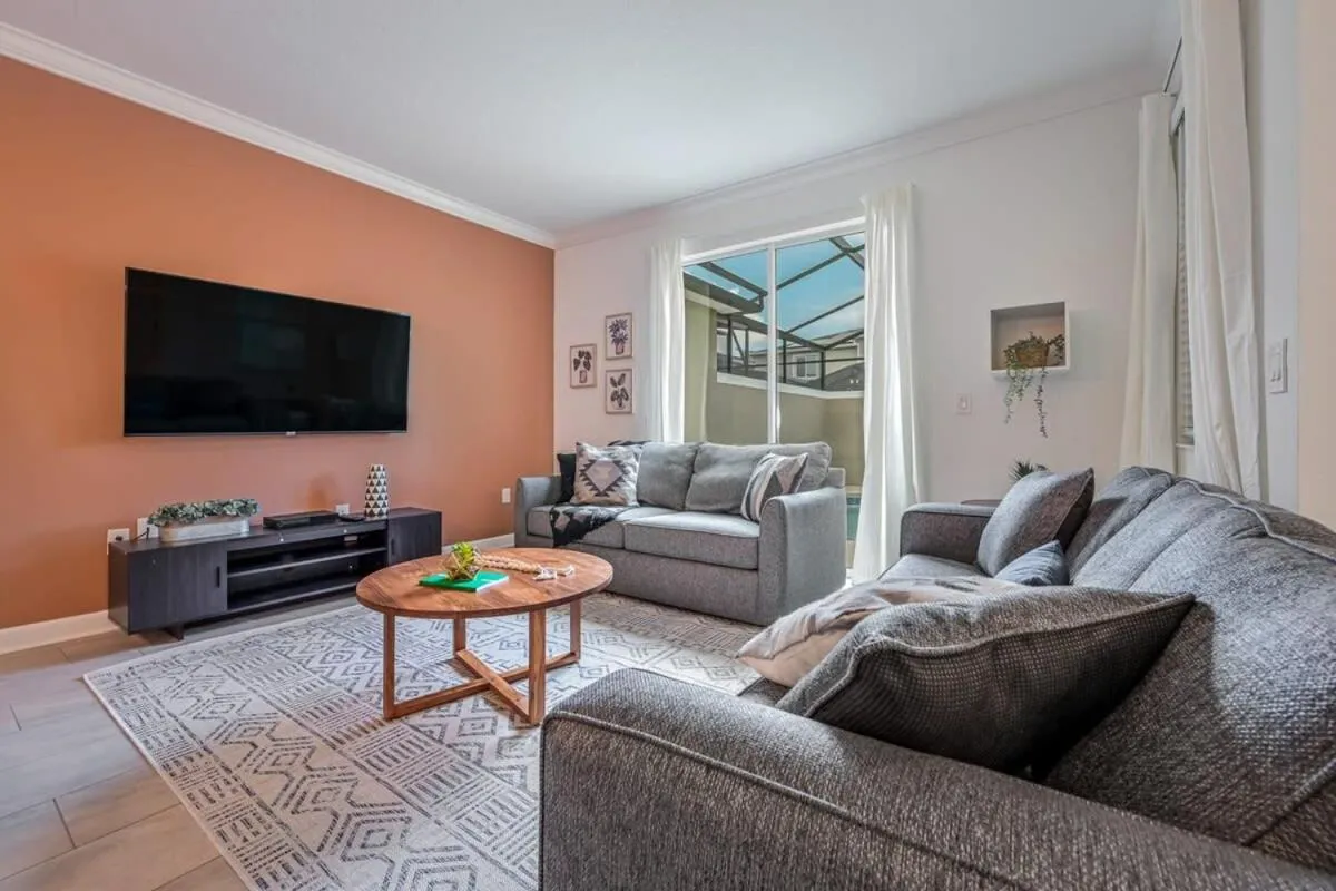 Brand new home themed bedrooms prime location