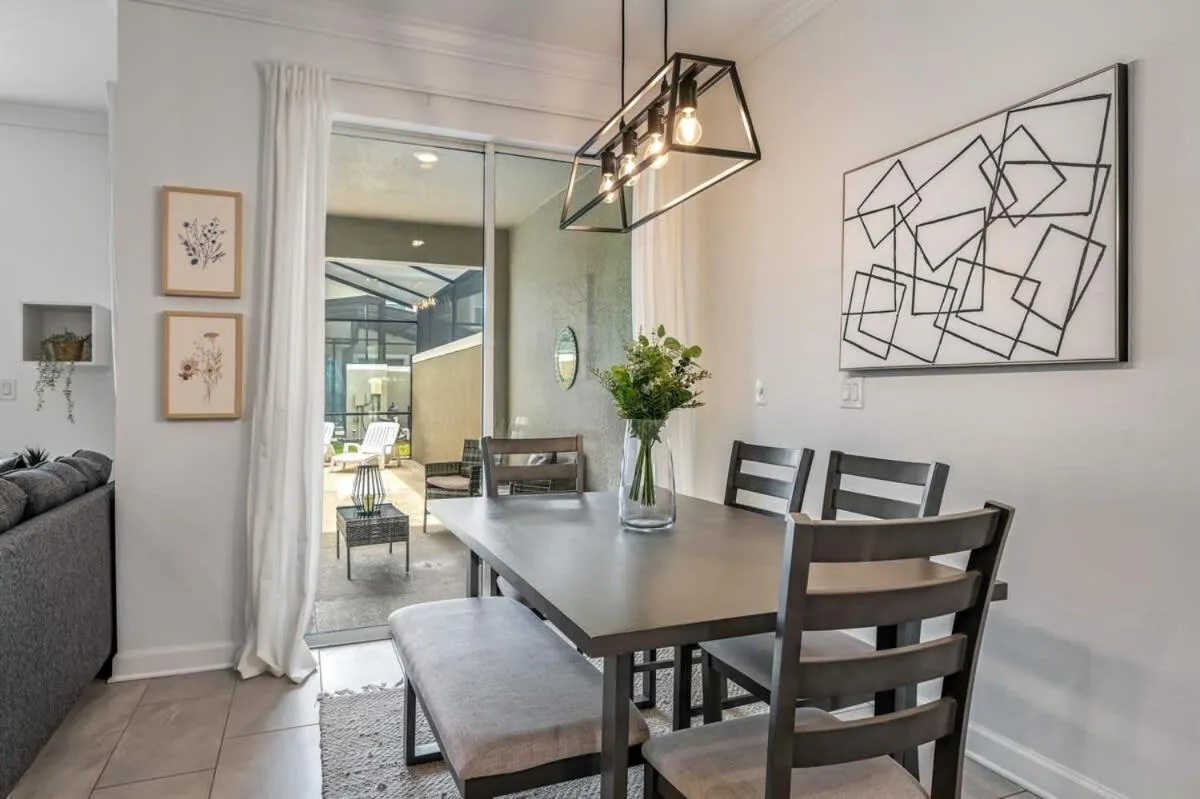 Brand new home themed bedrooms prime location