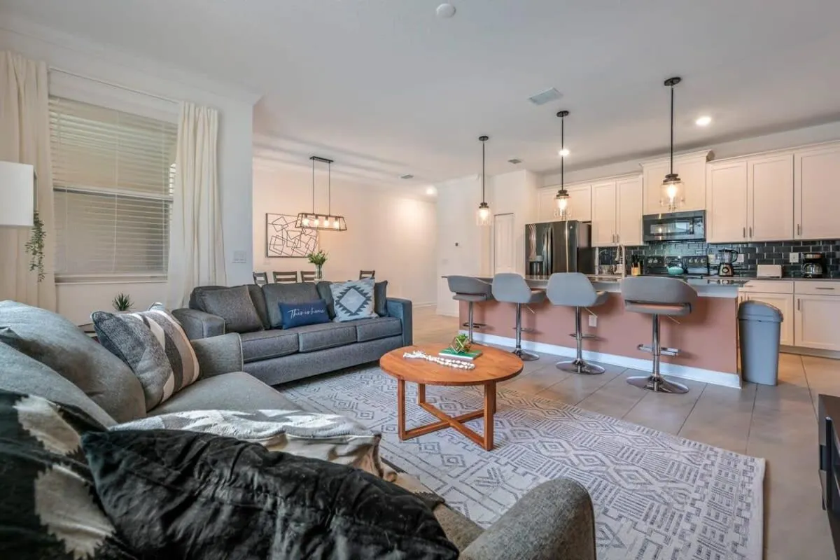 Brand new home themed bedrooms prime location