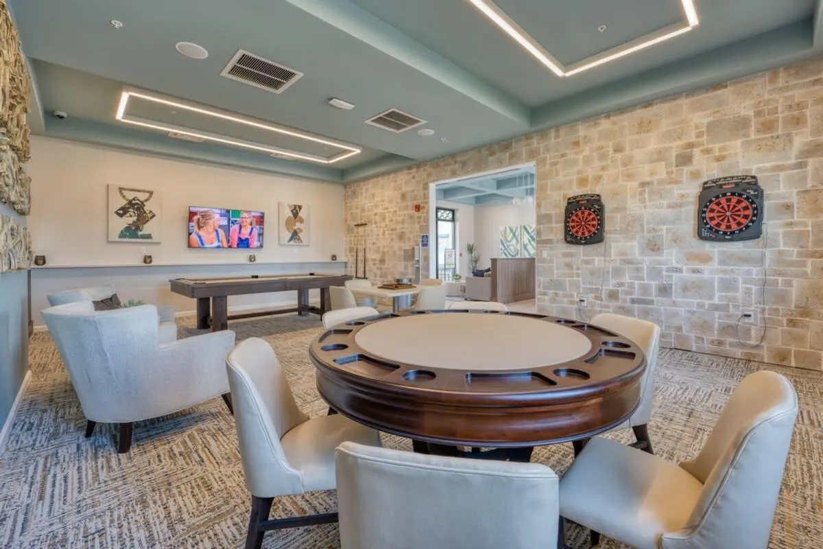 Brand new home themed bedrooms prime location