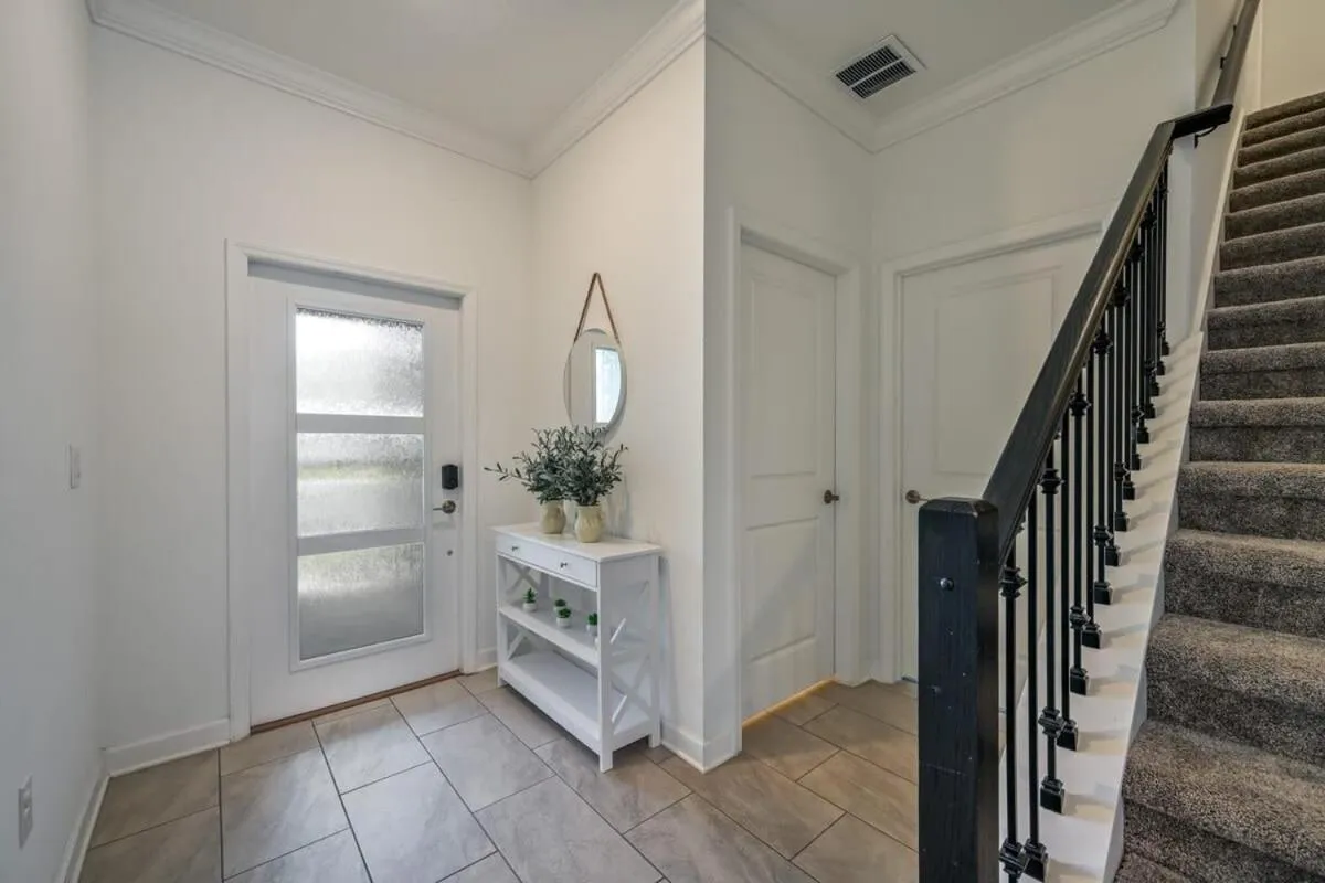 Brand new home themed bedrooms prime location