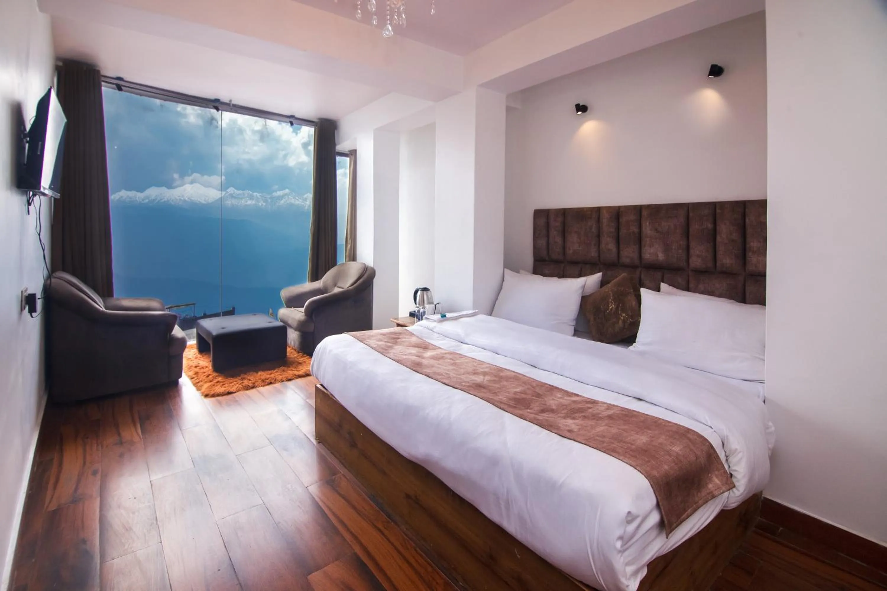 Mountain view in King's Bridge Suites & Spa