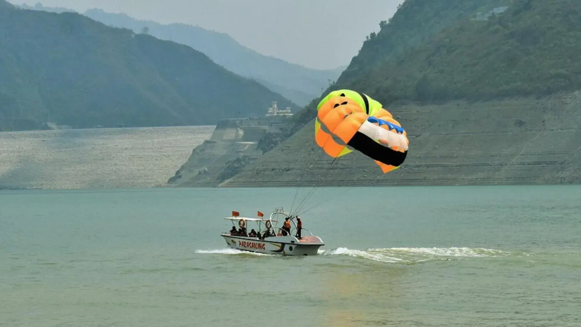 River view in Haut Monde King's Paradise Resort River view in Haut Monde King's Paradise Resort