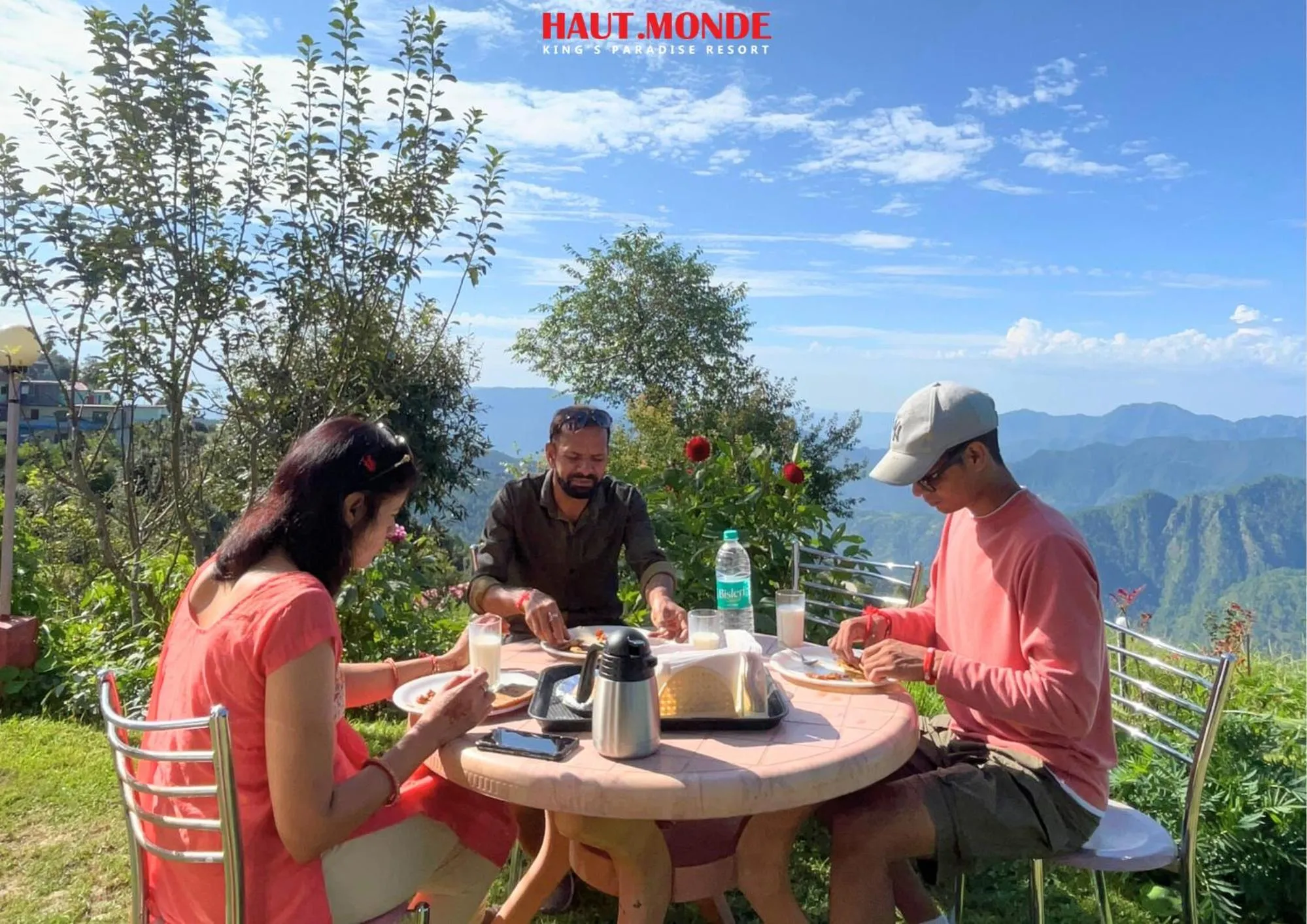 Restaurant/places to eat in Haut Monde King's Paradise Resort