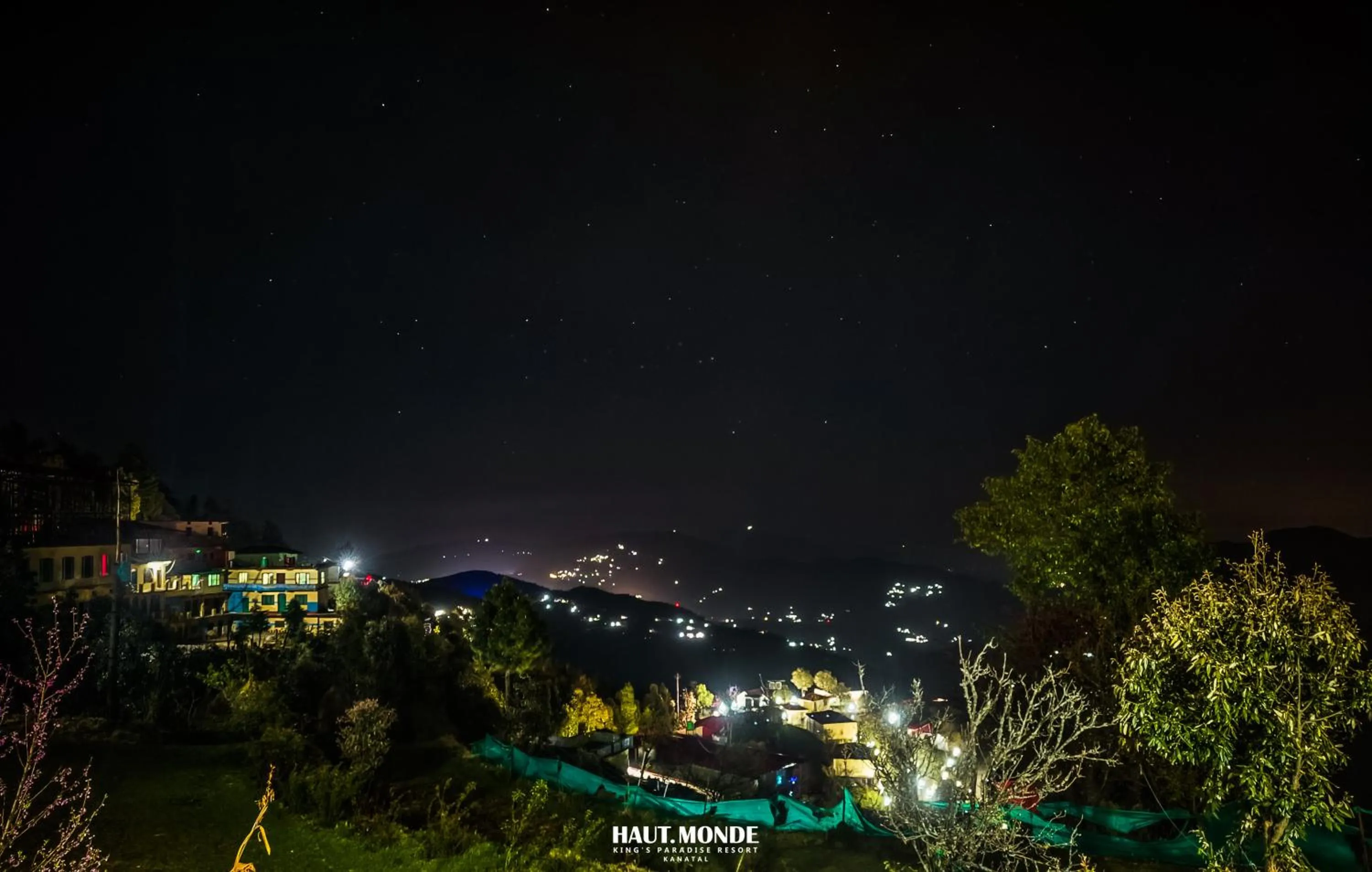 Night in Haut Monde King's Paradise Resort