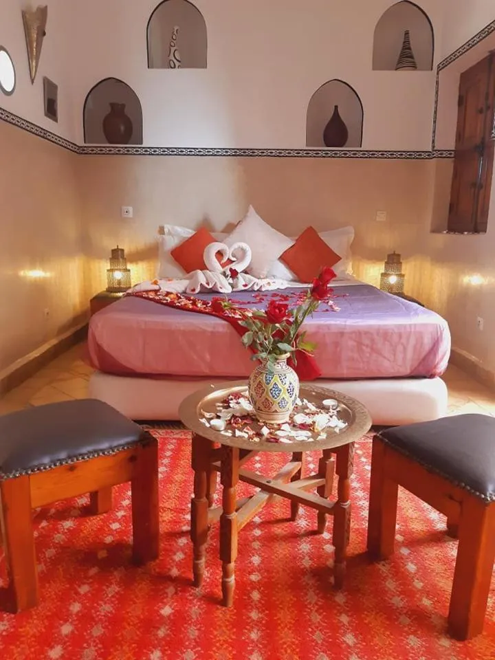 Photo of the whole room, Bed in Riad Chalymar