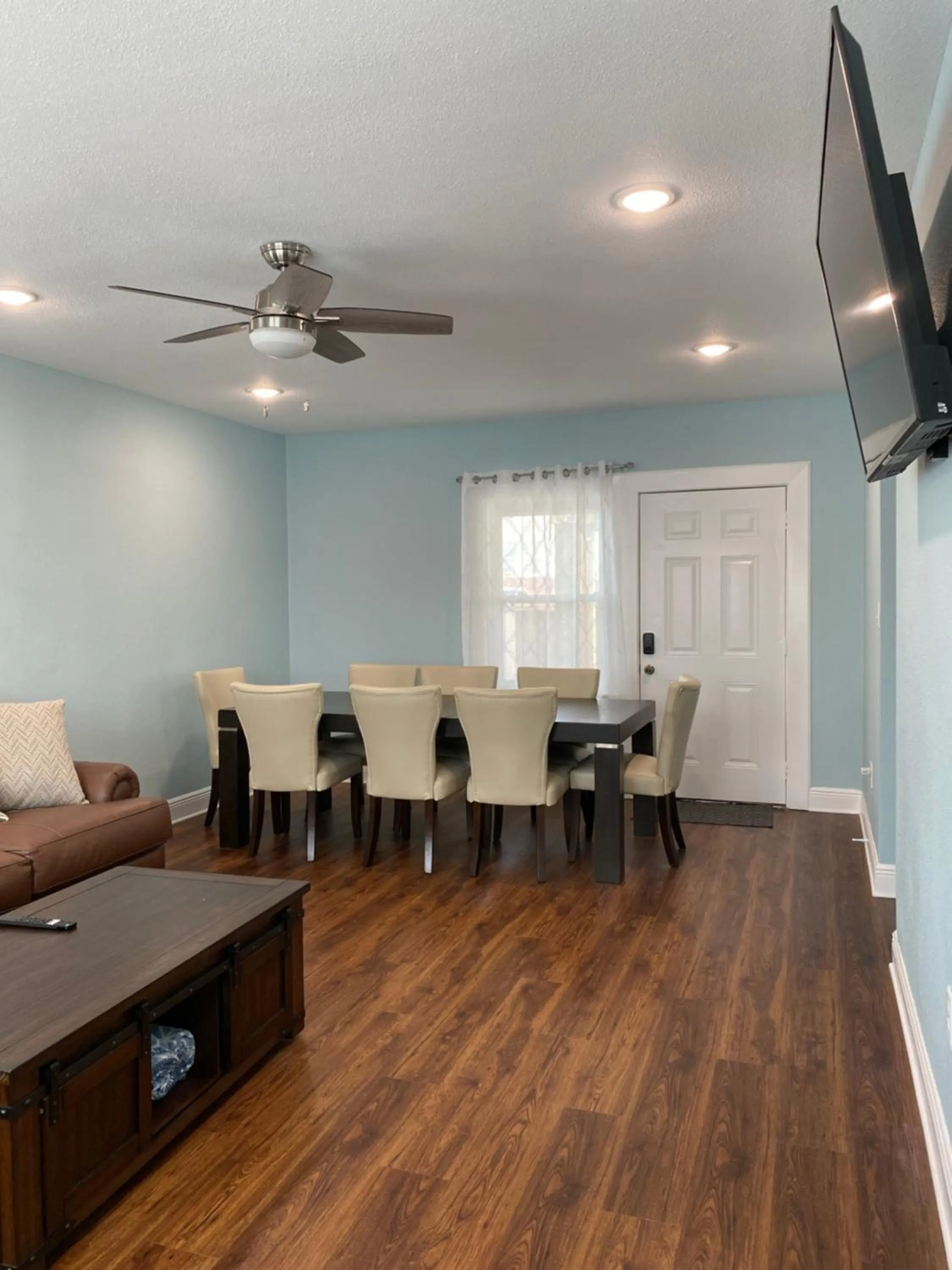 TV and multimedia in Ocean view, newly renovated home, central location, plenty of parkings