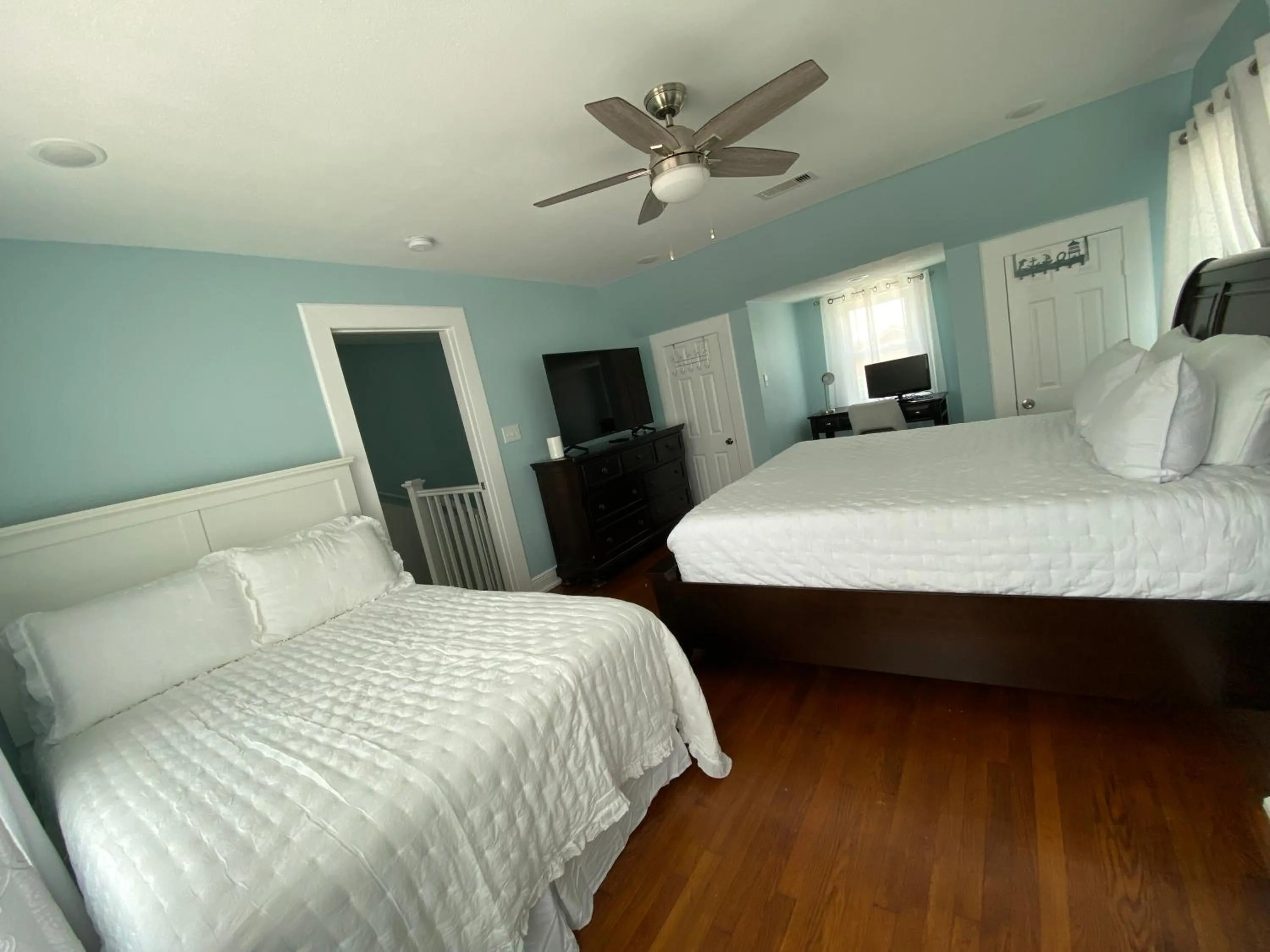 Bedroom in Ocean view, newly renovated home, central location, plenty of parkings