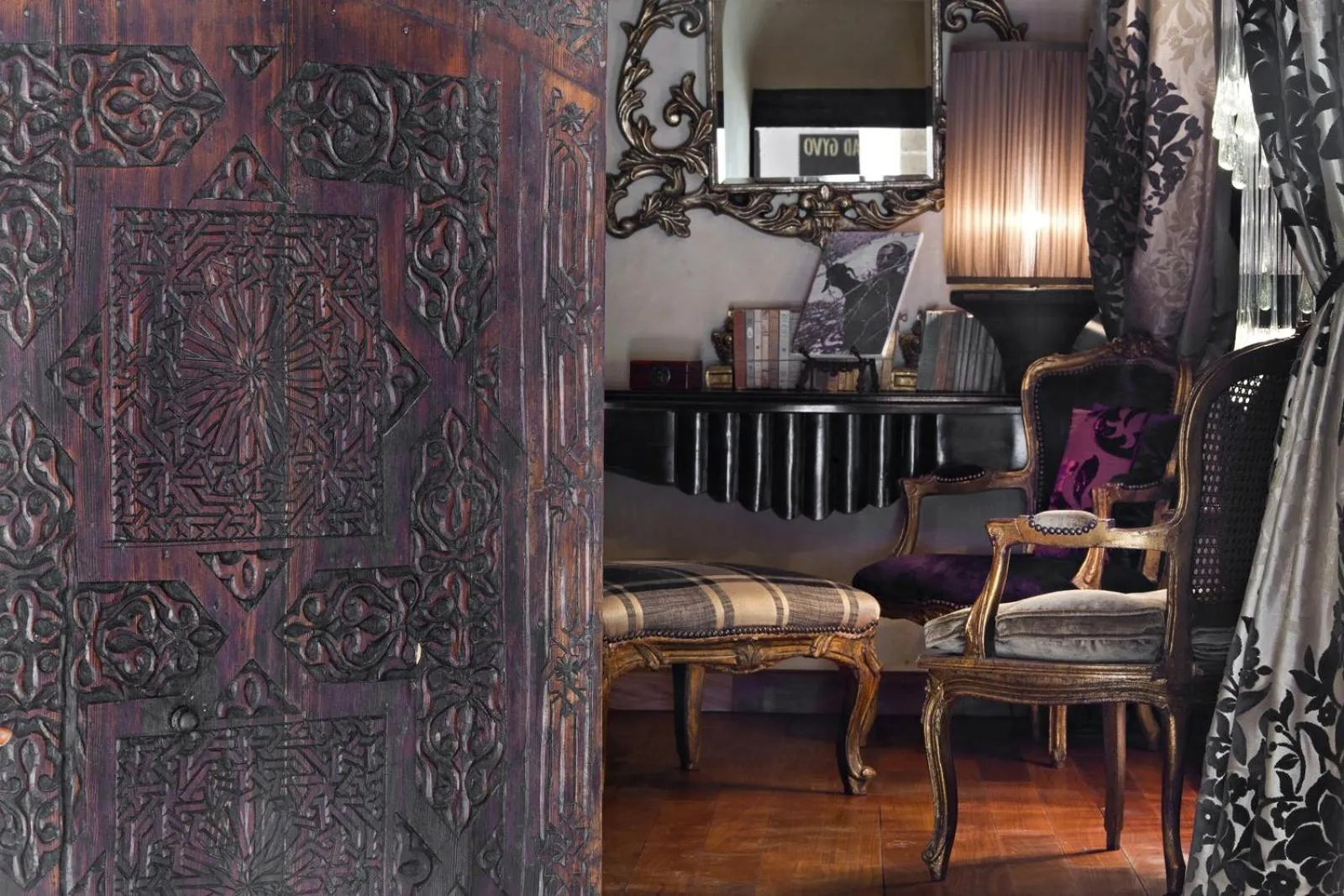 Decorative detail in Villa De L'Ô