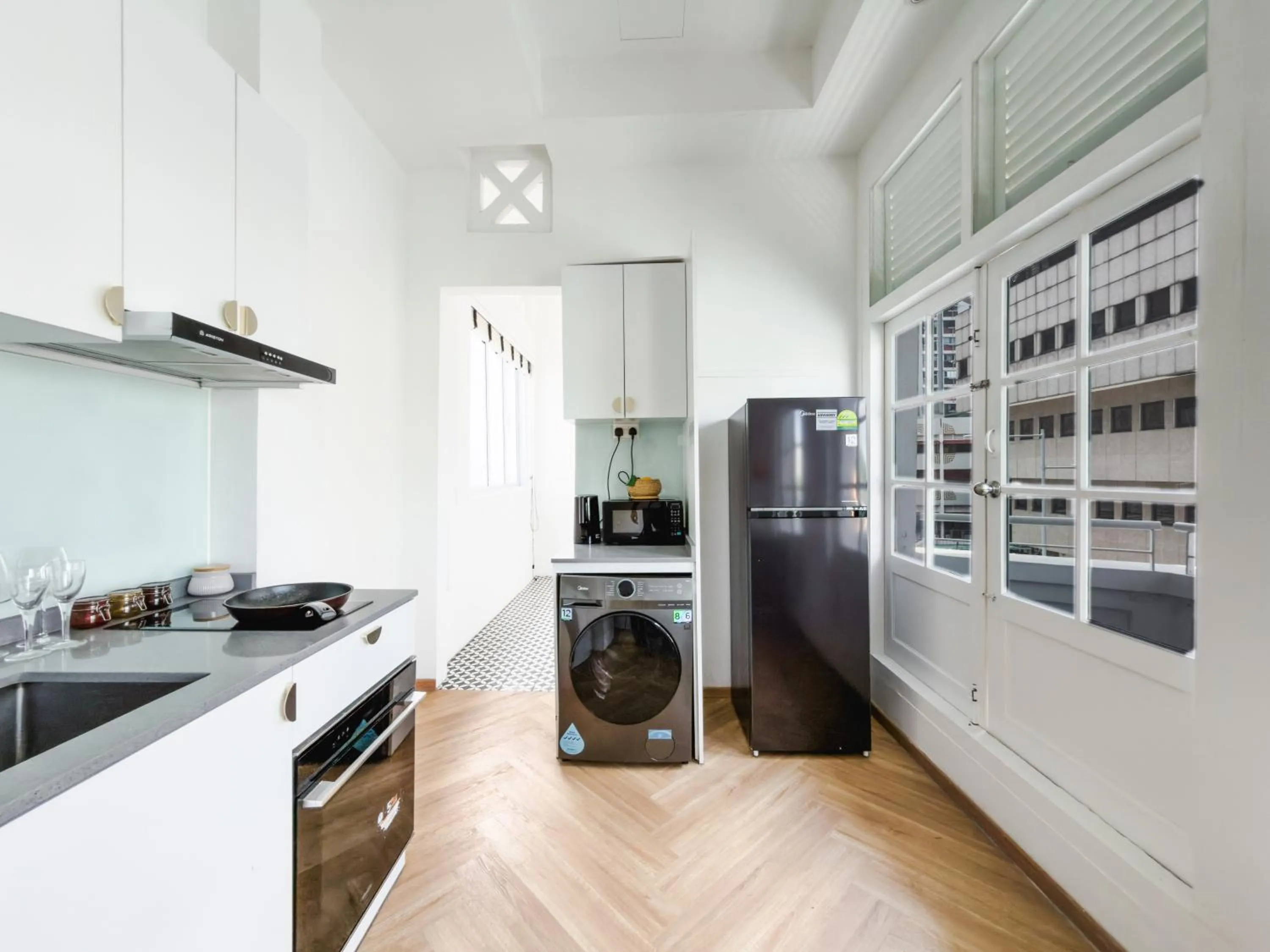 Kitchen or kitchenette in The White House - Serviced Residences by Cove & Belle Living