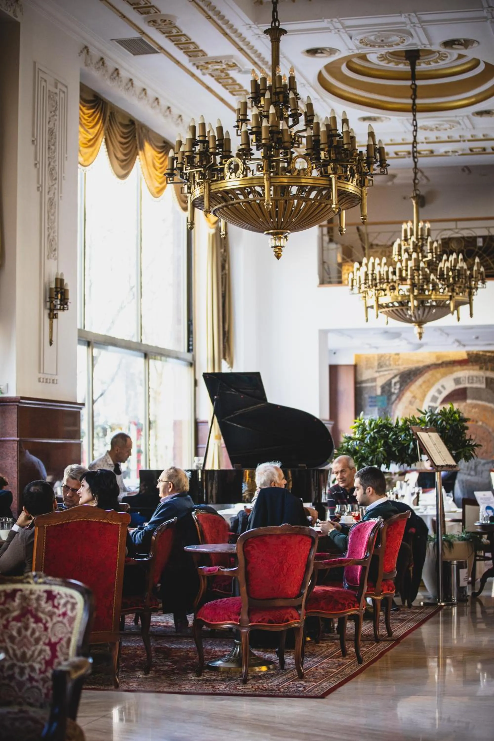 Restaurant/places to eat in Hotel Moskva