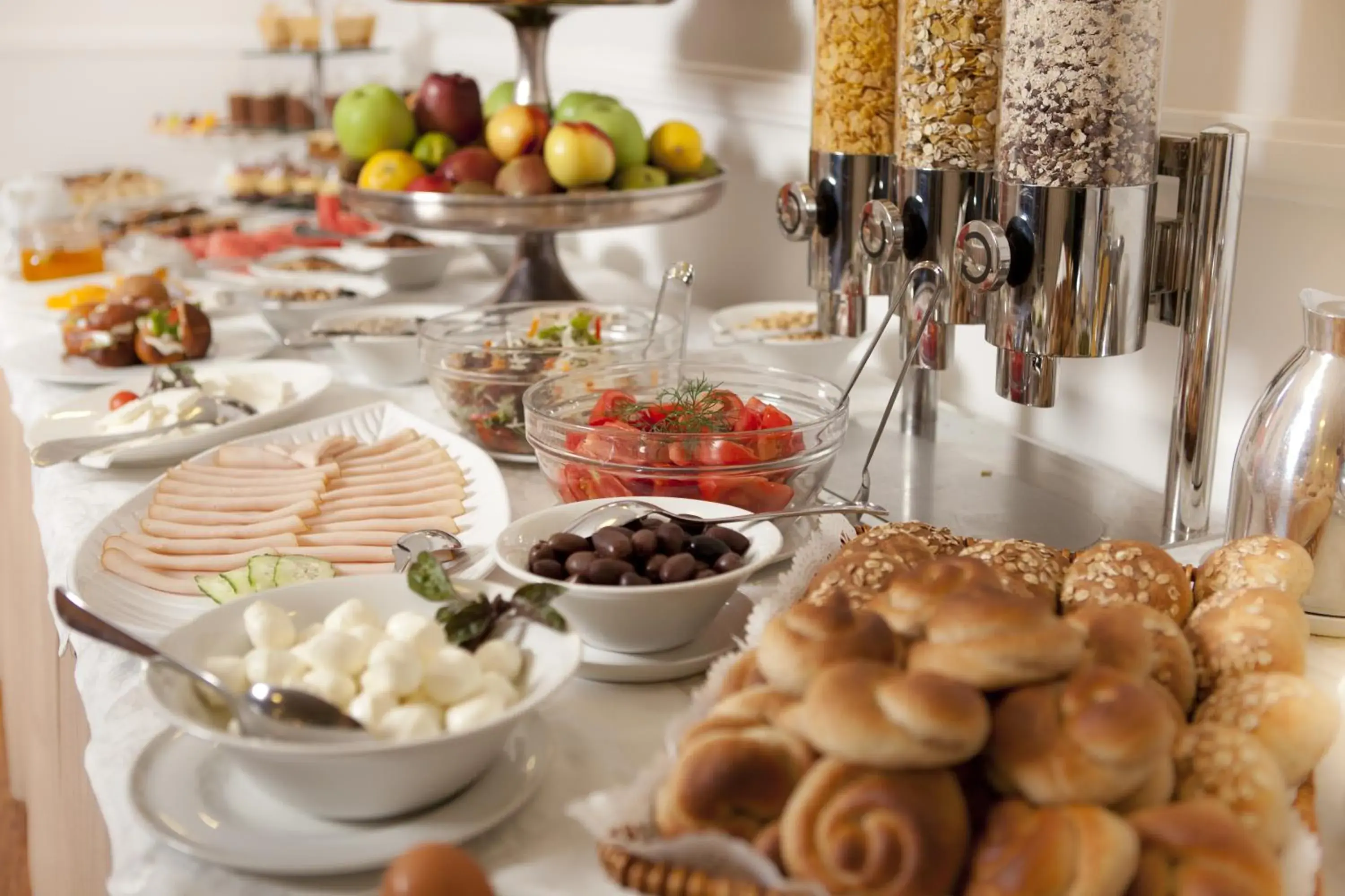 Restaurant/places to eat in Hotel Moskva Restaurant/places to eat in Hotel Moskva