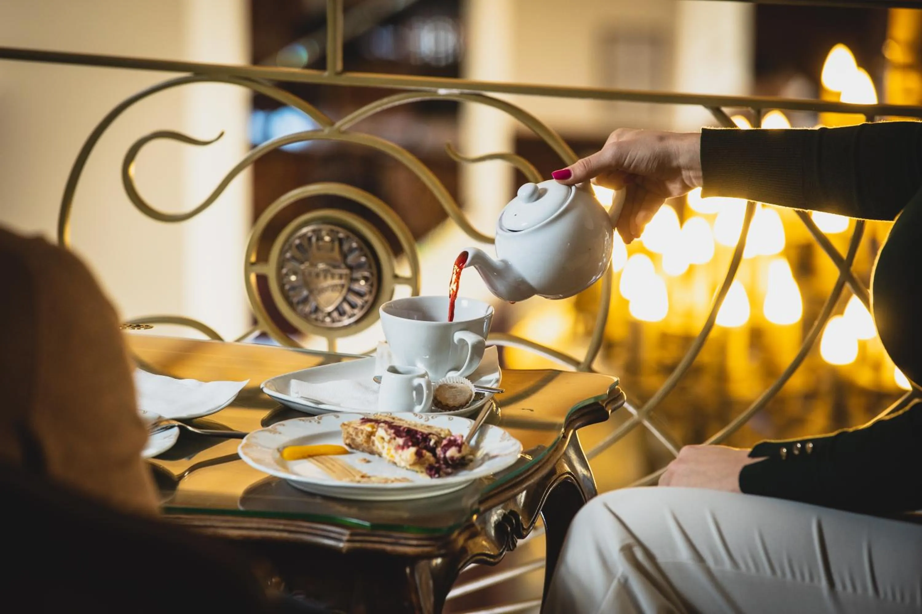 Coffee/tea facilities in Hotel Moskva