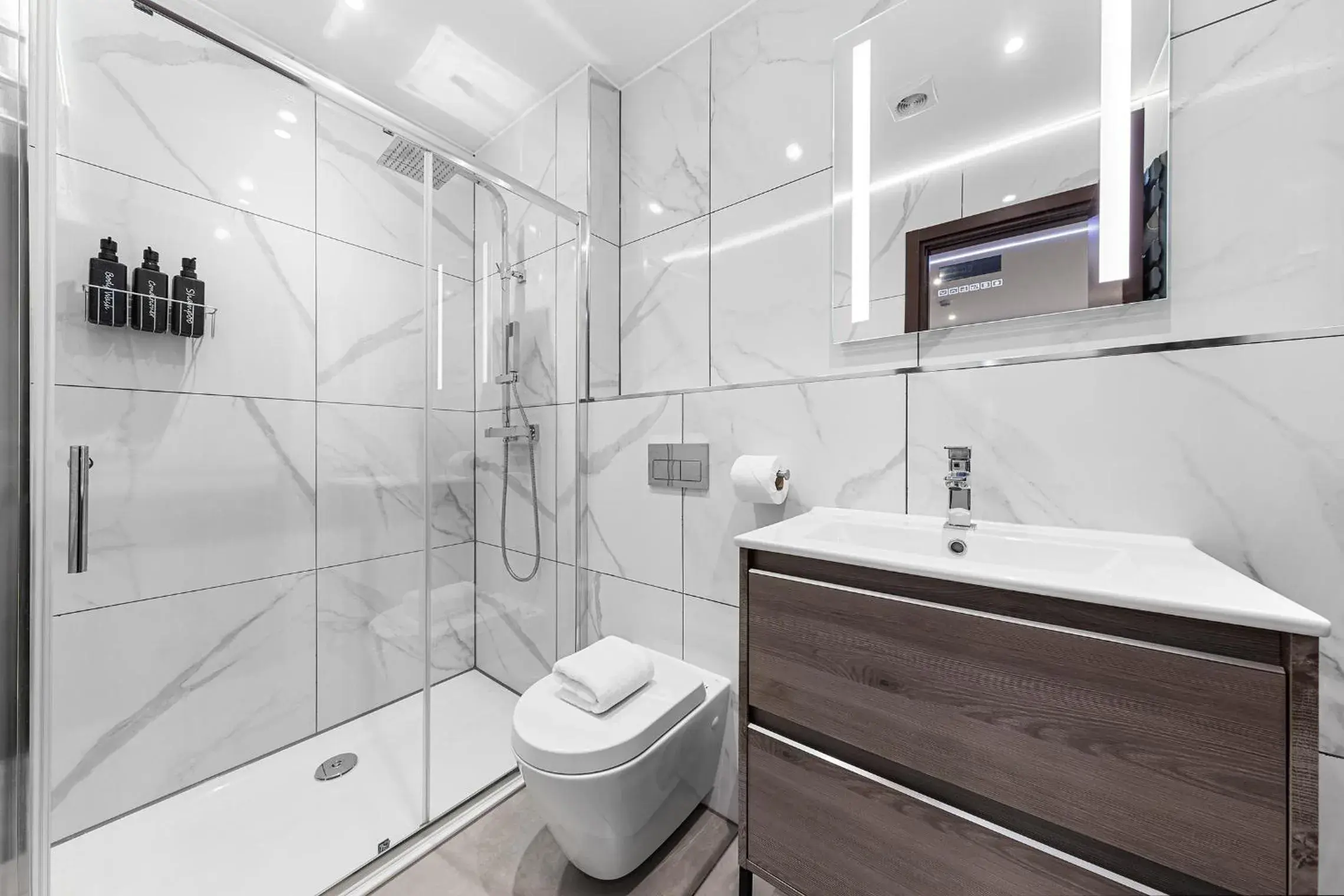 King Studio in Stylish Studio Apt By Stay Smart Short Lets & Serviced Accommodation Woodstock With Free WiFi King Studio in Stylish Studio Apt By Stay Smart Short Lets & Serviced Accommodation Woodstock With Free WiFi