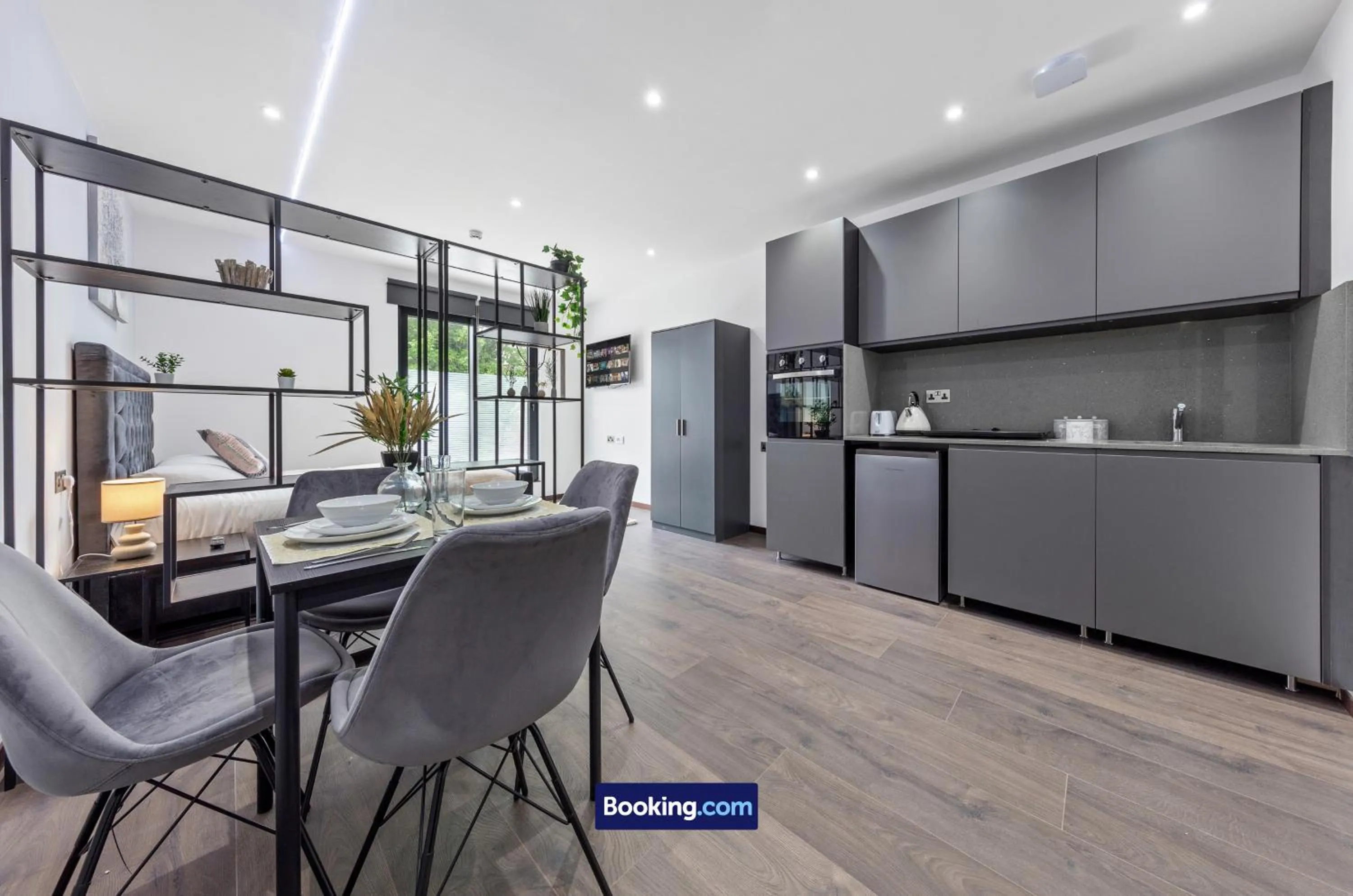 Kitchen or kitchenette in Stylish Studio Apt By Stay Smart Short Lets & Serviced Accommodation Woodstock With Free WiFi