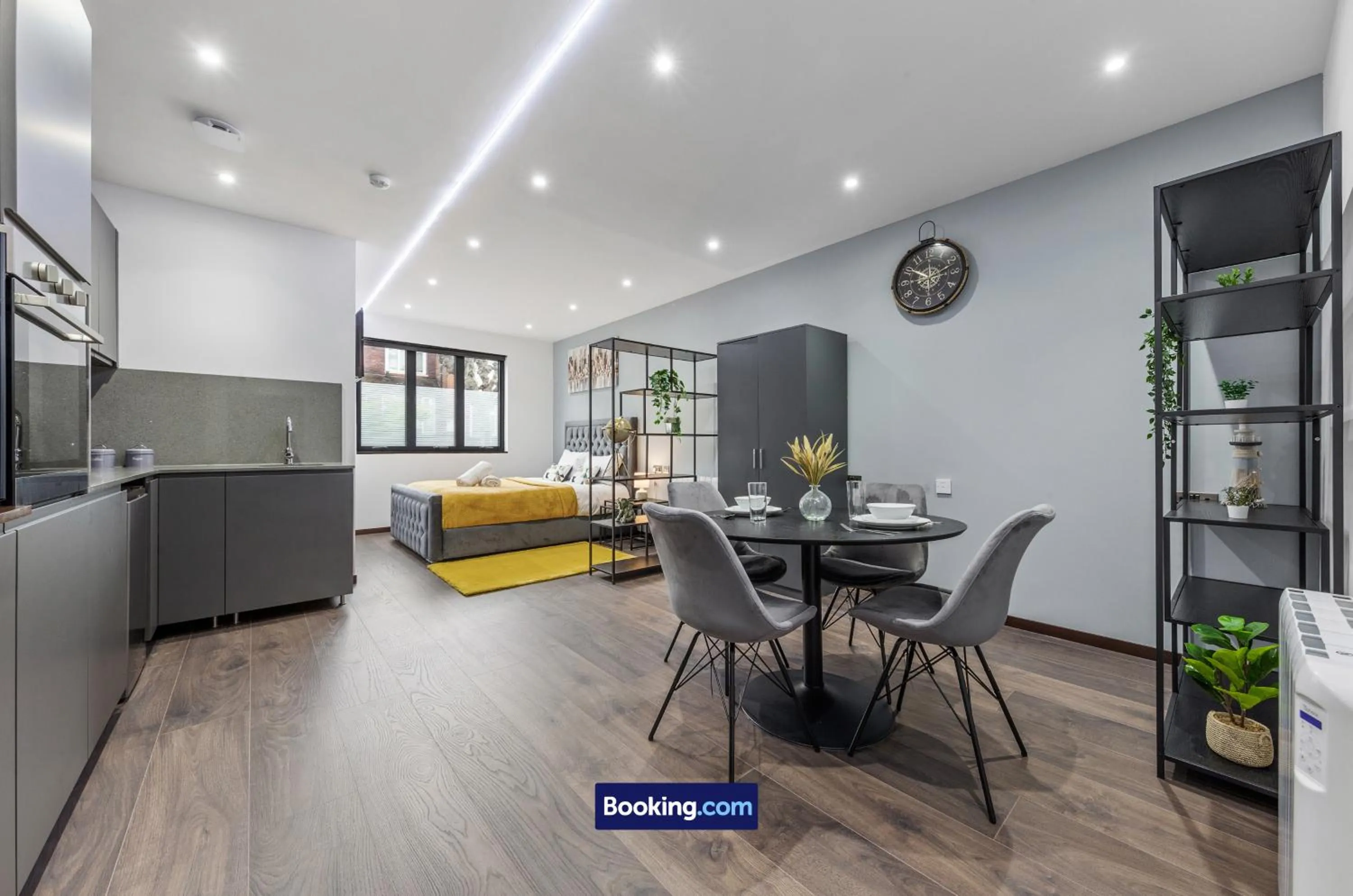 Kitchen or kitchenette in Stylish Studio Apt By Stay Smart Short Lets & Serviced Accommodation Woodstock With Free WiFi