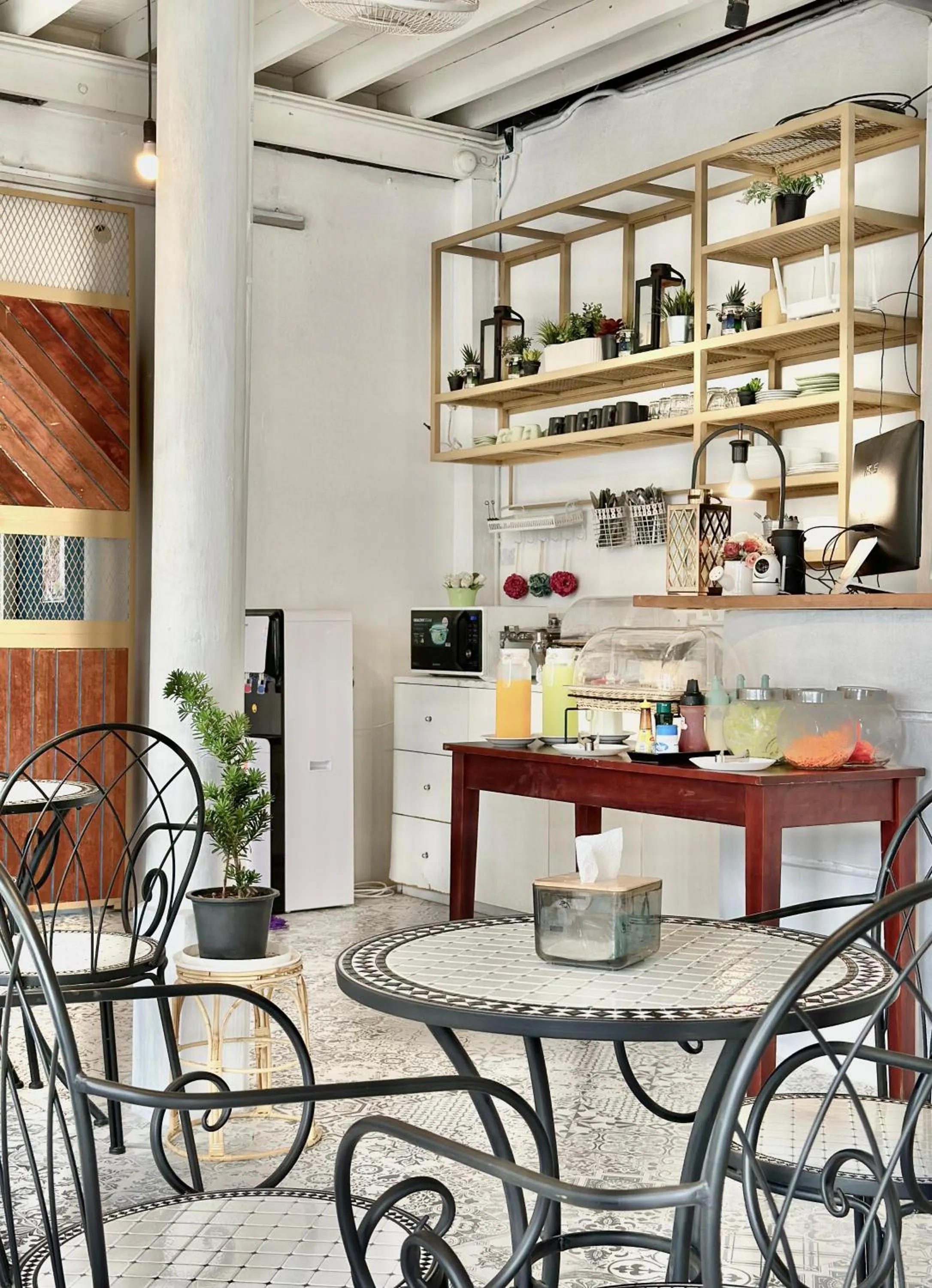 Living room in SherVa101 Home and Hostel