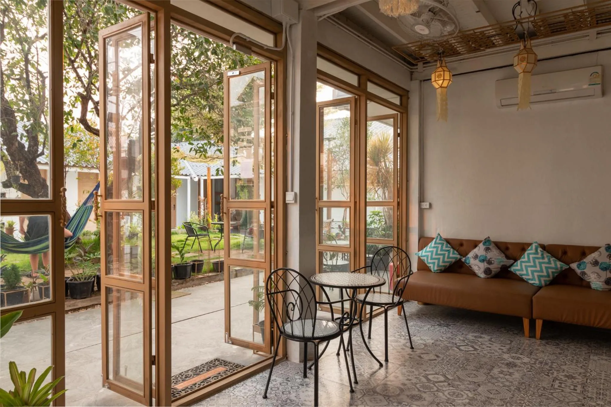 SherVa101 Home and Hostel