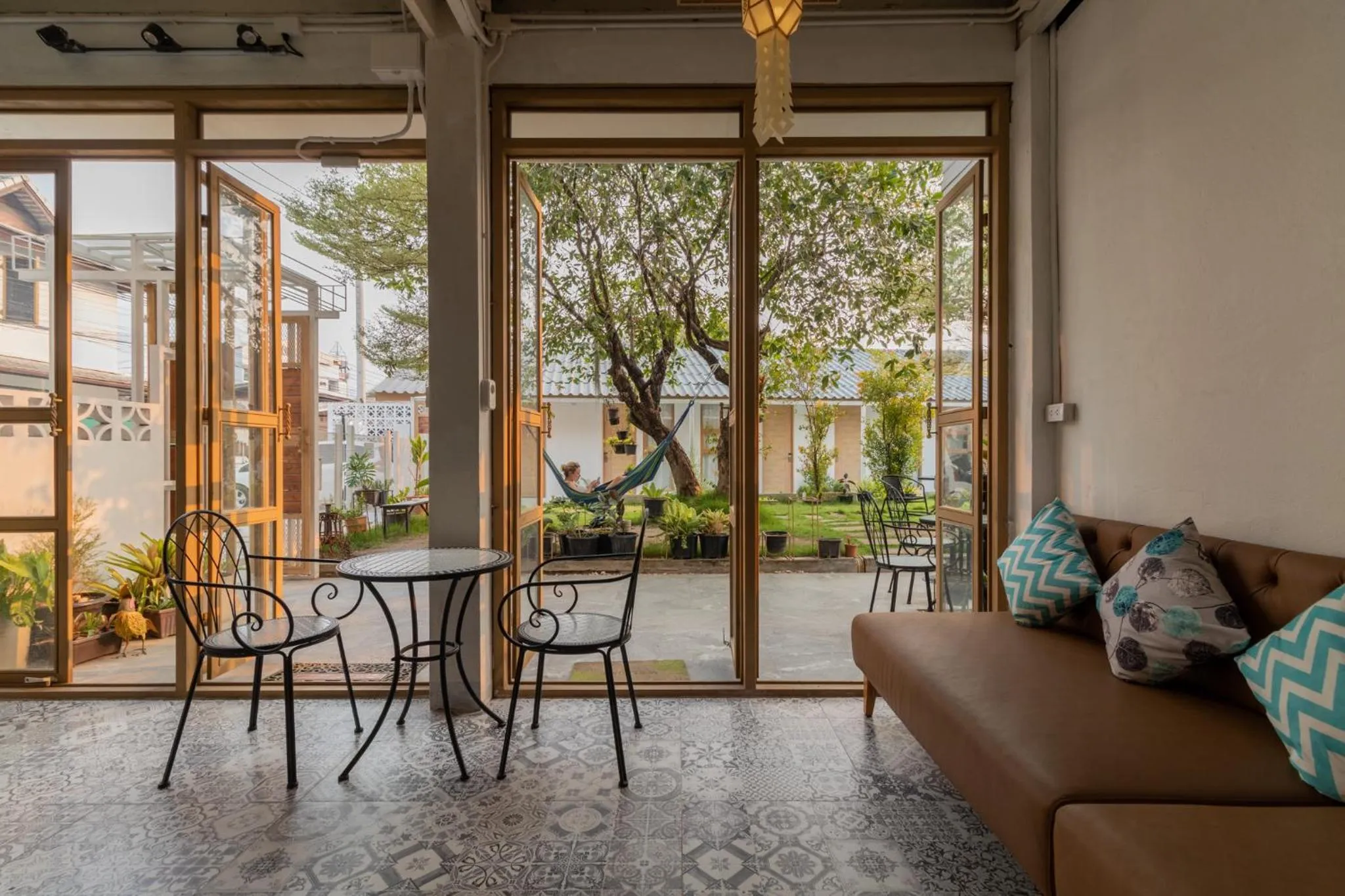 SherVa101 Home and Hostel