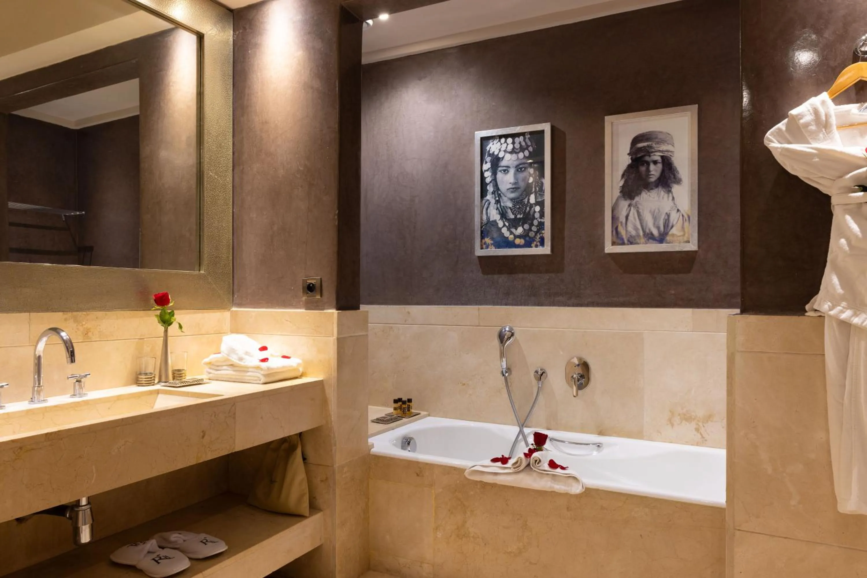 Bathroom in Les Jardins De La Koutoubia