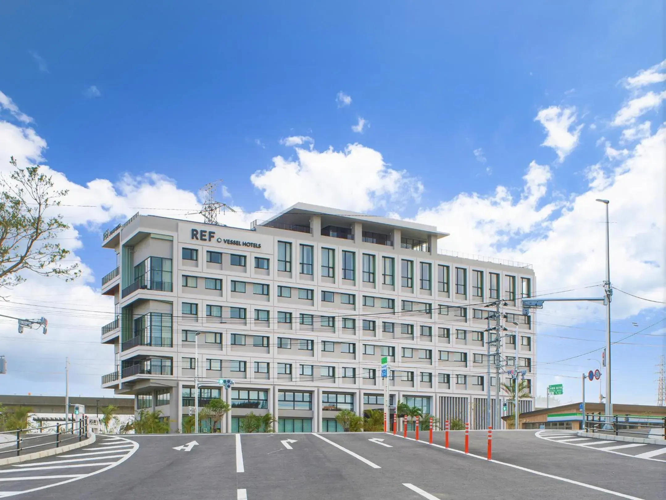 Property building in REF Okinawa Arena by VESSEL HOTELS Property building in REF Okinawa Arena by VESSEL HOTELS