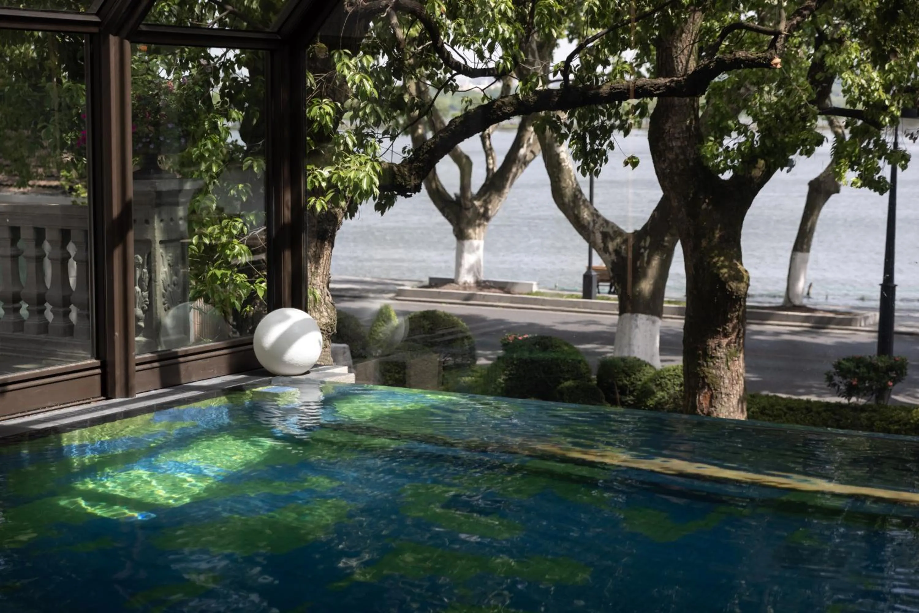 Swimming pool in Hangzhou Qiushui Villa