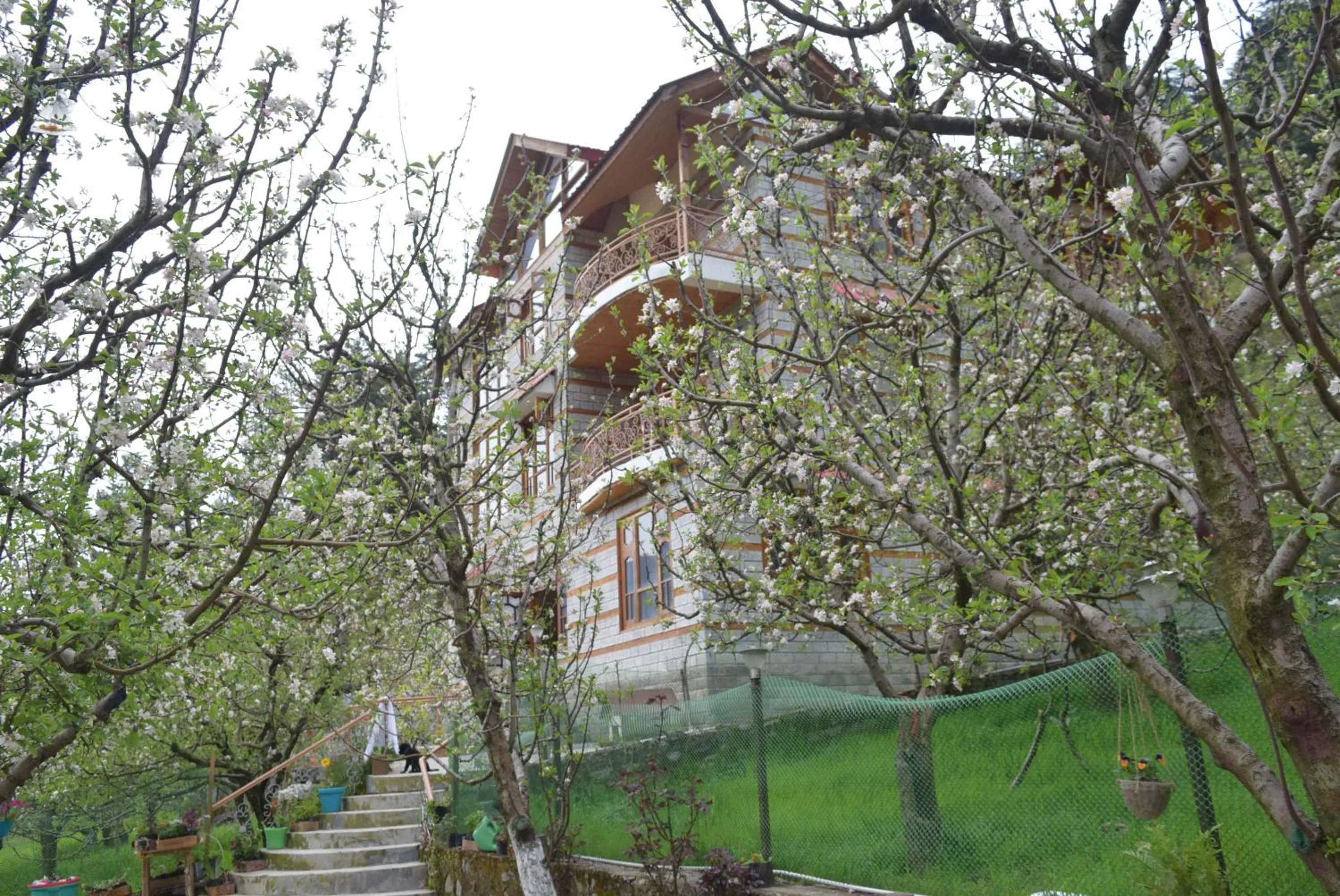 Property building in Shepherd Inn the Hill