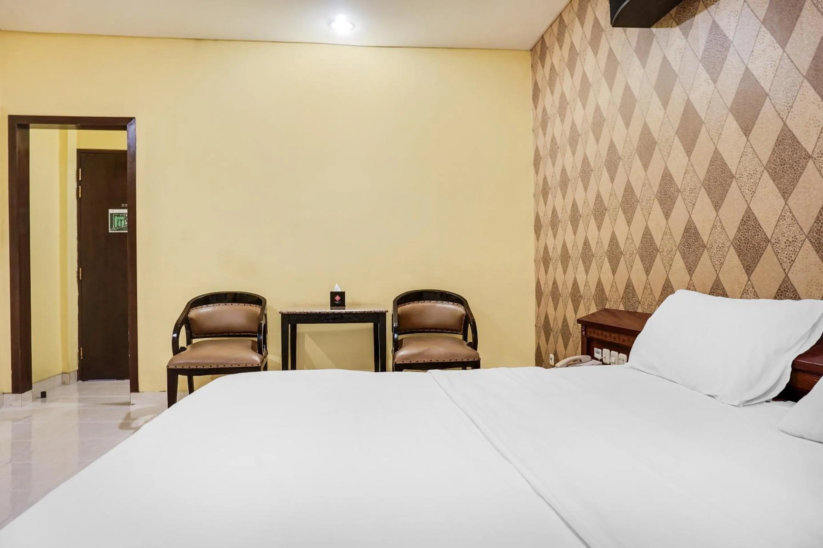 Bedroom, Bed in Townhouse OAK Bi Executive