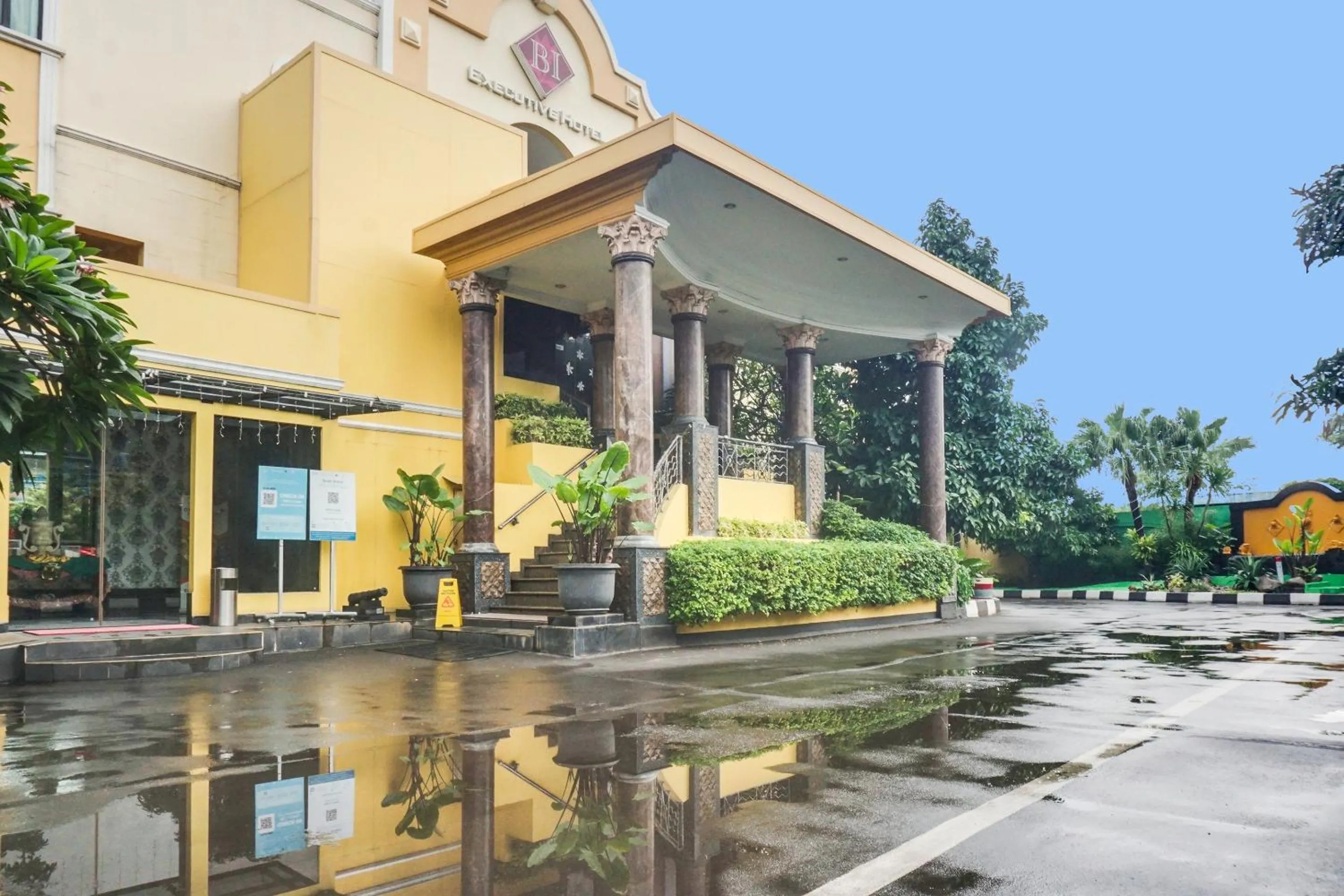 Facade/entrance in Townhouse OAK Bi Executive