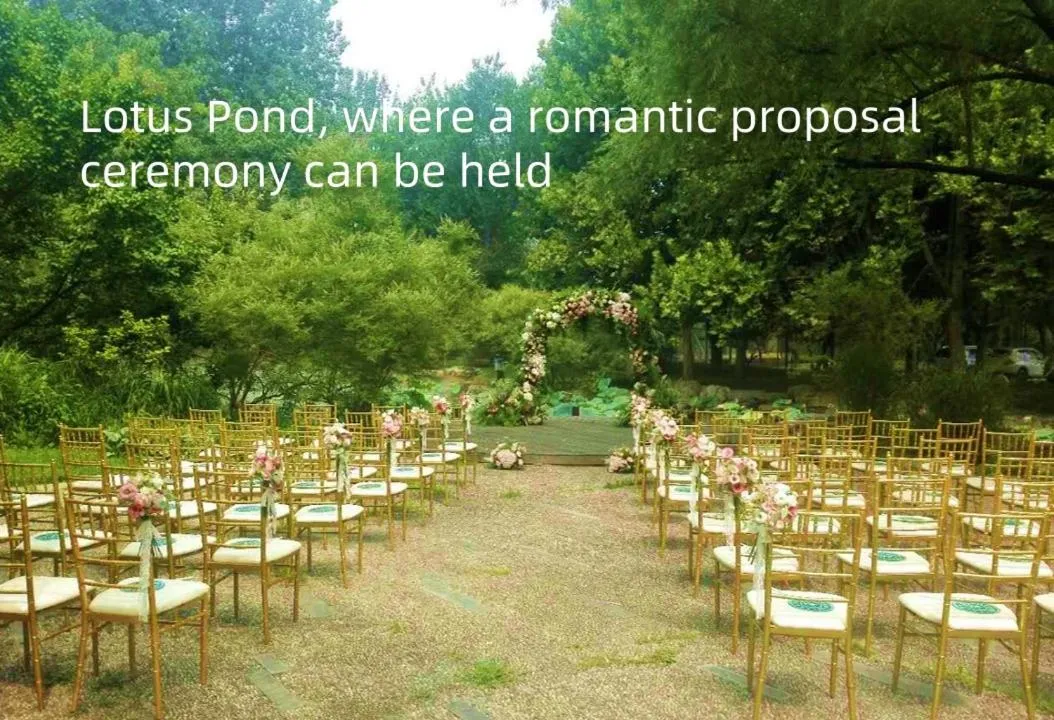 Day in Zhi Resort Beijing&Peafowl Garden&Breakfast with Deer&Private Hot Spring&50 Meter Swimming Pool&Free Coffee&Close to Olympic Forest Park