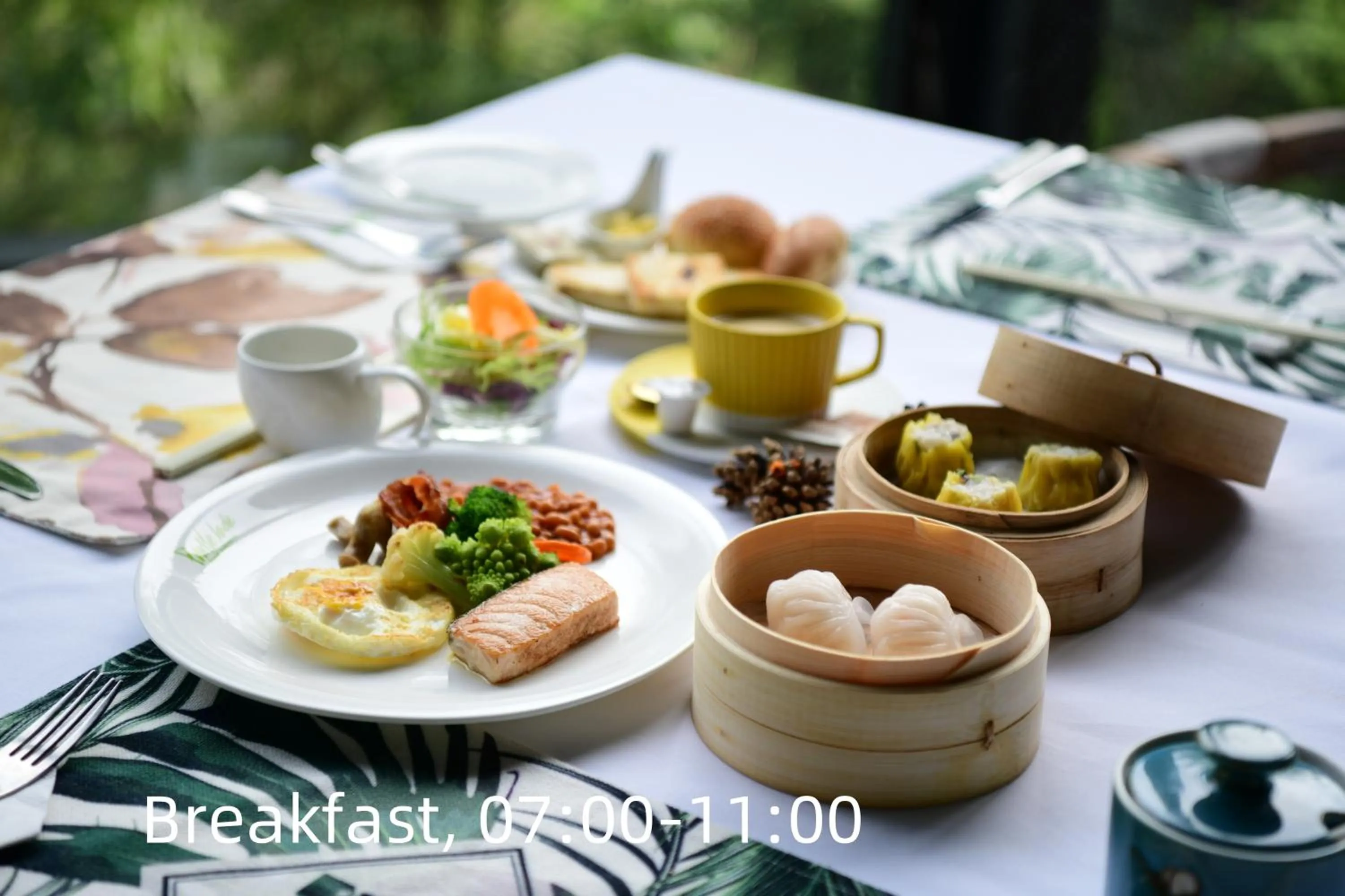Food and drinks in Zhi Resort Beijing&Peafowl Garden&Breakfast with Deer&Private Hot Spring&50 Meter Swimming Pool&Free Coffee&Close to Olympic Forest Park
