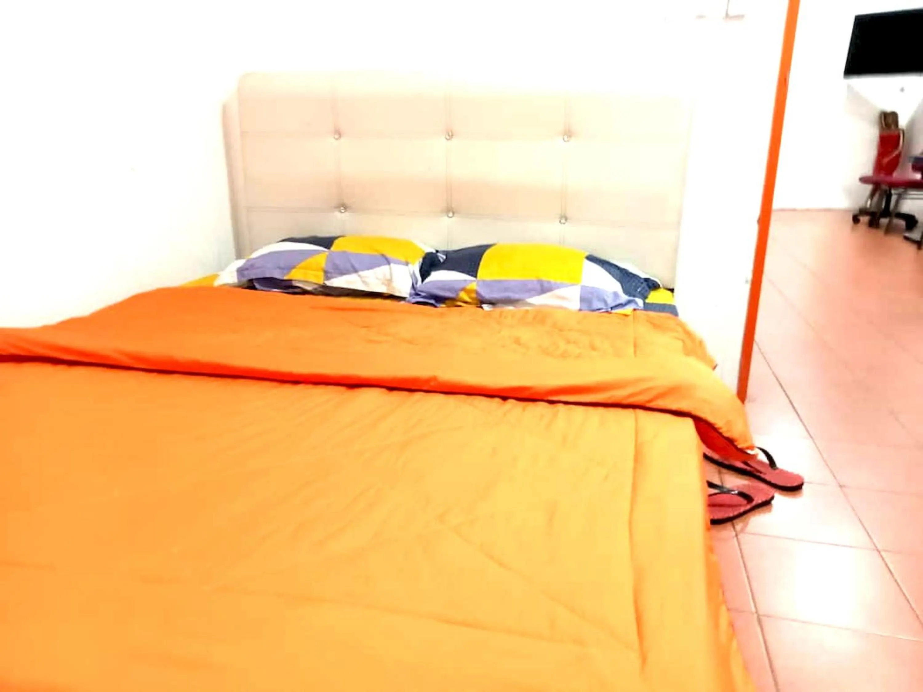 Double Room with Shared Bathroom - single occupancy in OYO HOME 90768 Flo Inn Motel