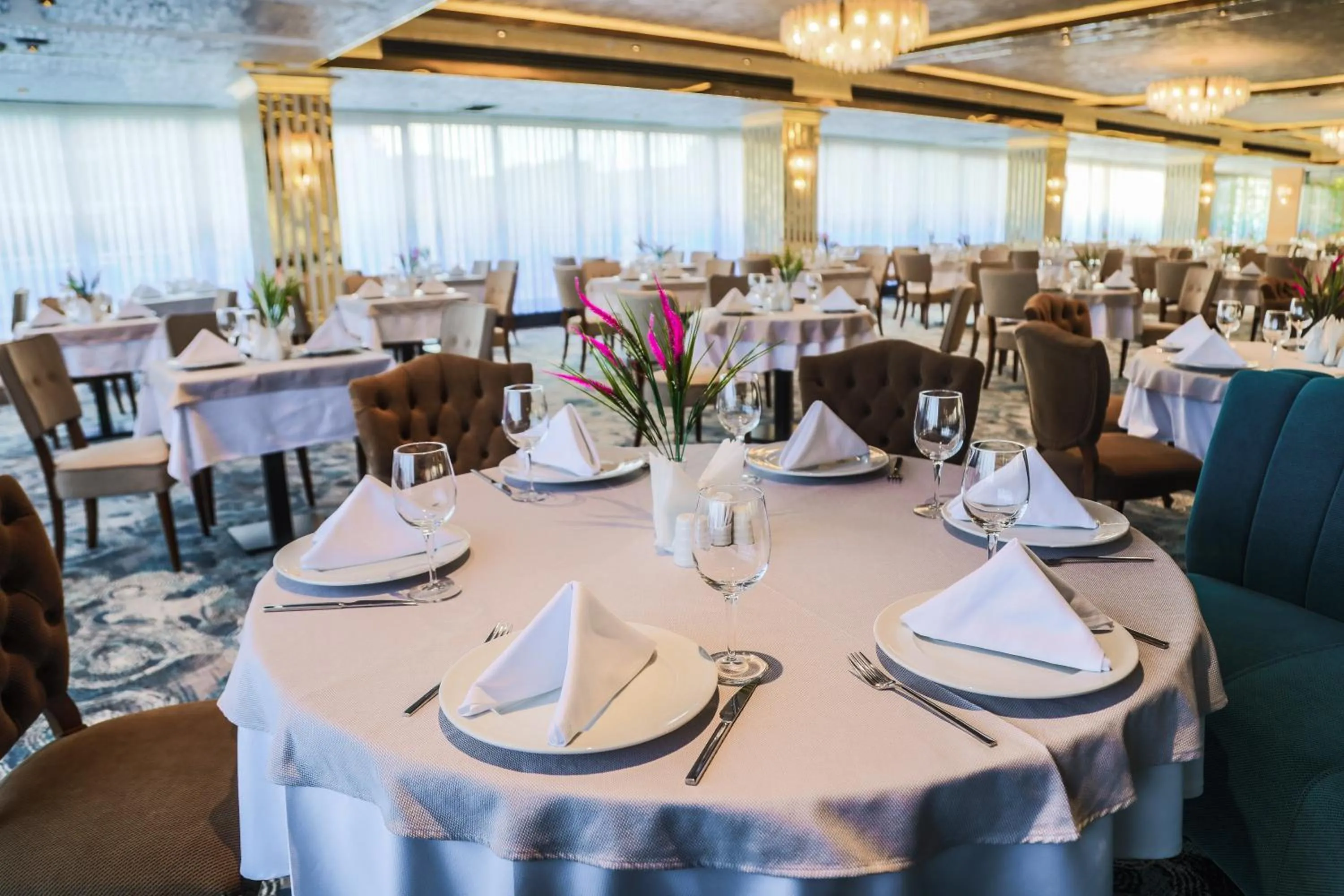 Restaurant/places to eat in Iris Hotel Baku