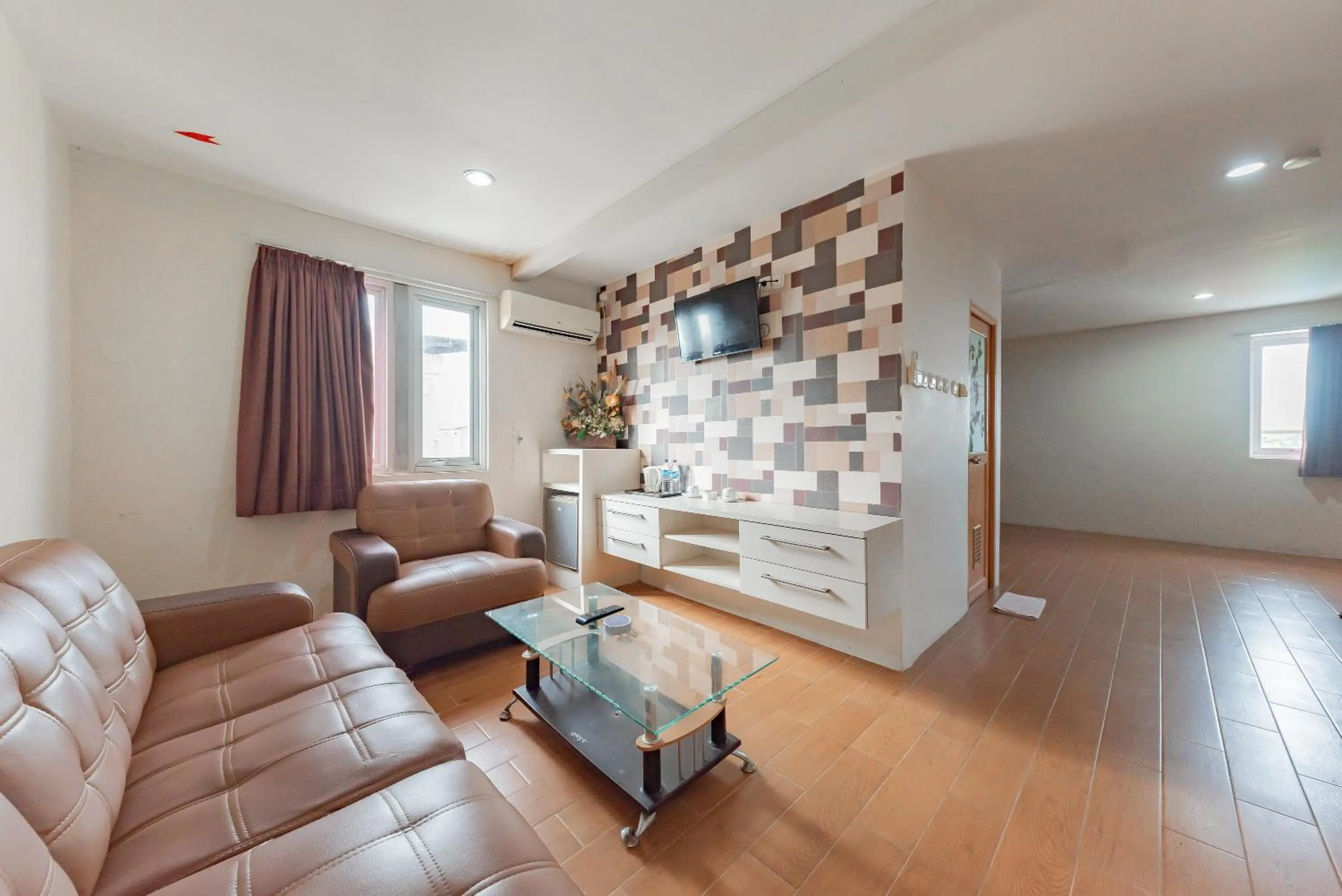 Living room in Urbanview Hotel Onyx Ketapang by RedDoorz
