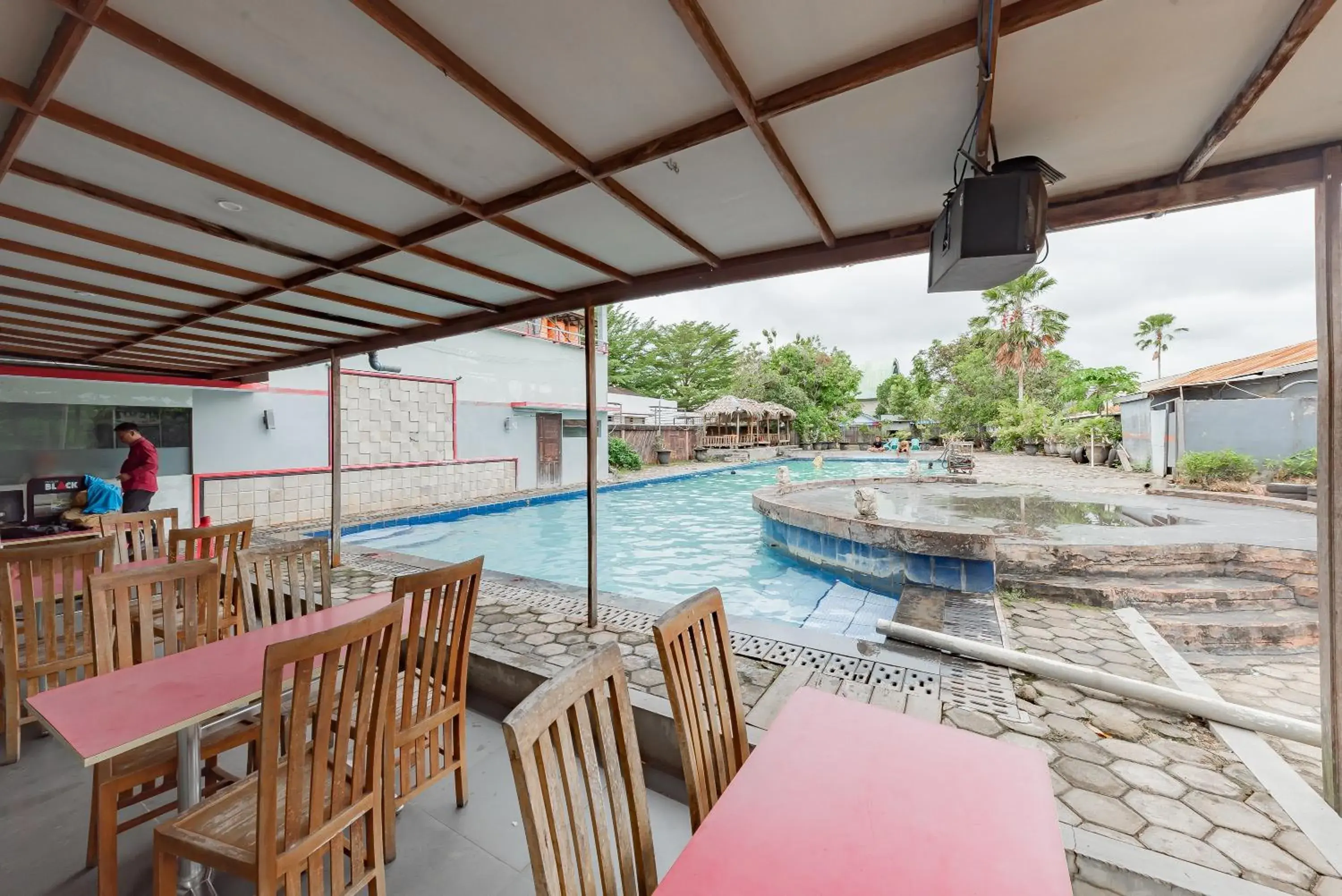 Swimming pool in Urbanview Hotel Onyx Ketapang by RedDoorz Swimming pool in Urbanview Hotel Onyx Ketapang by RedDoorz