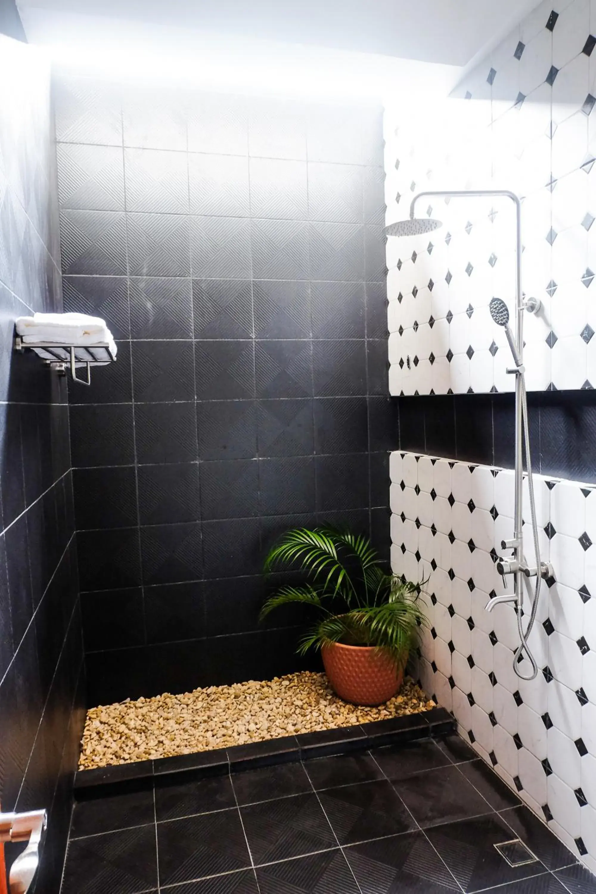 Premium Quadruple Room in Ceda Guest House by HiveRooms Premium Quadruple Room in Ceda Guest House by HiveRooms